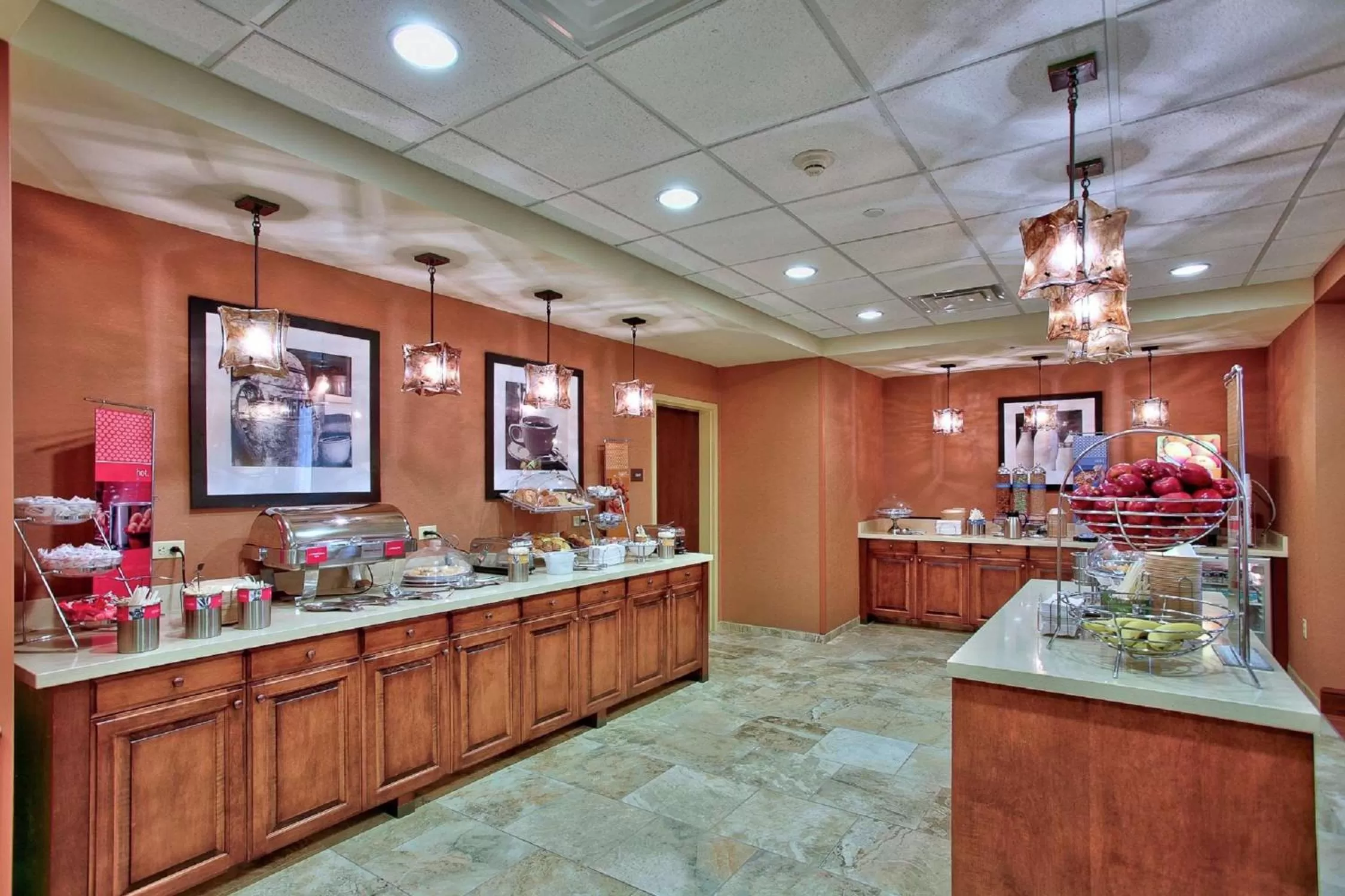 Breakfast in Hampton Inn & Suites Scottsdale at Talking Stick