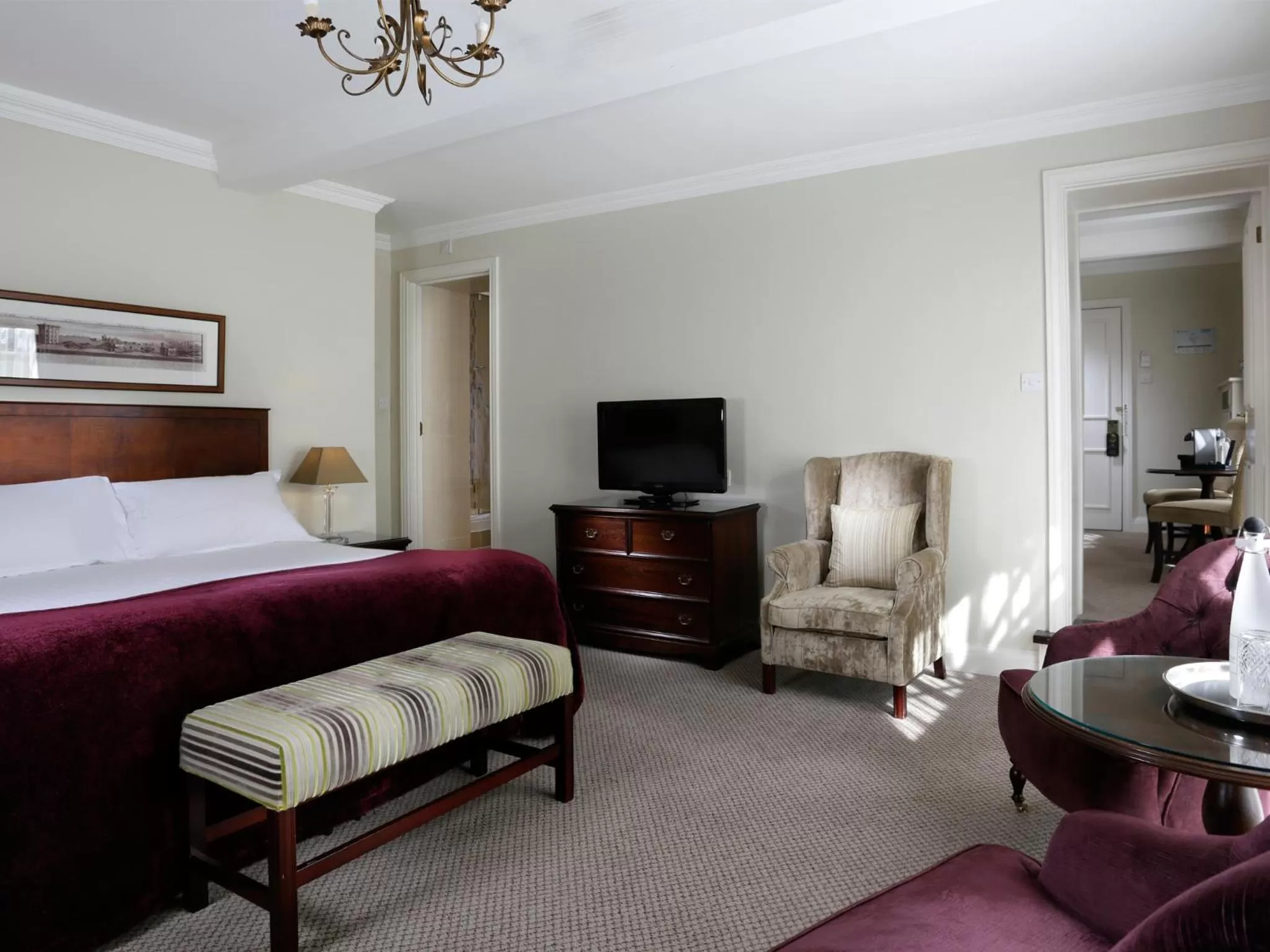 TV and multimedia, Bed in Macdonald Alveston Manor Hotel & Spa