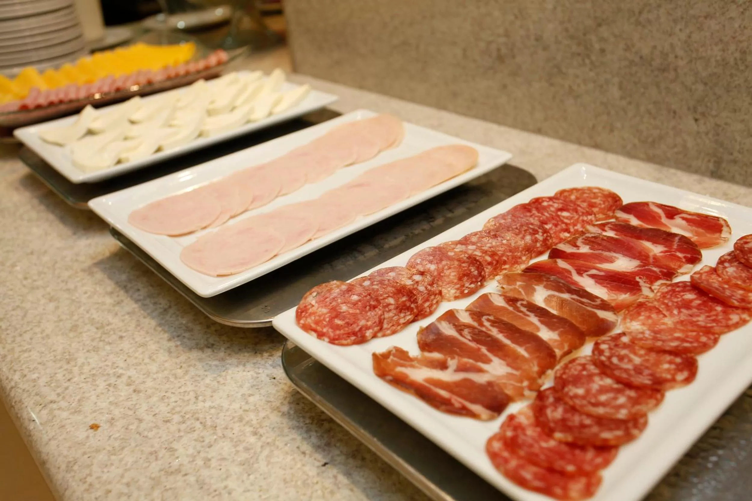 Food in Elegance Praia Hotel