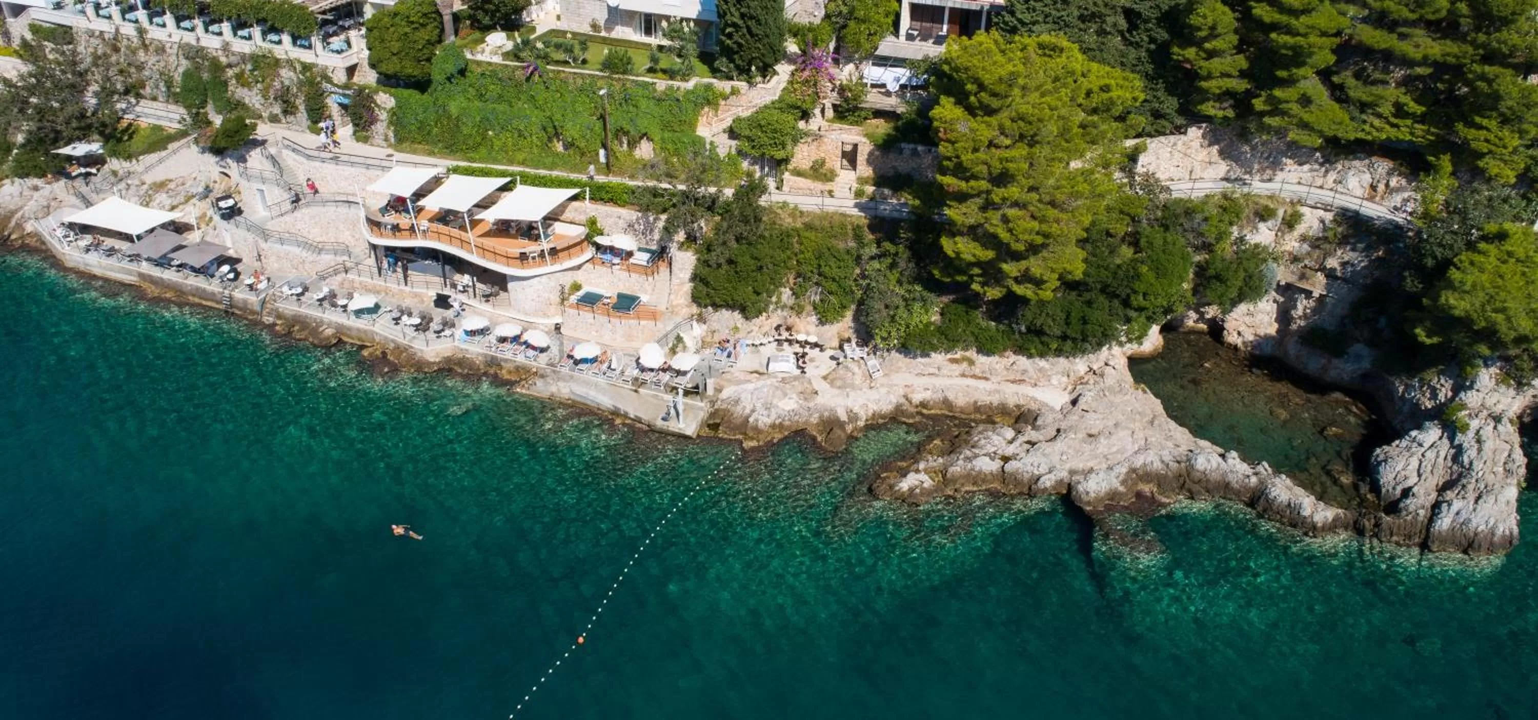 Property building in Hotel More