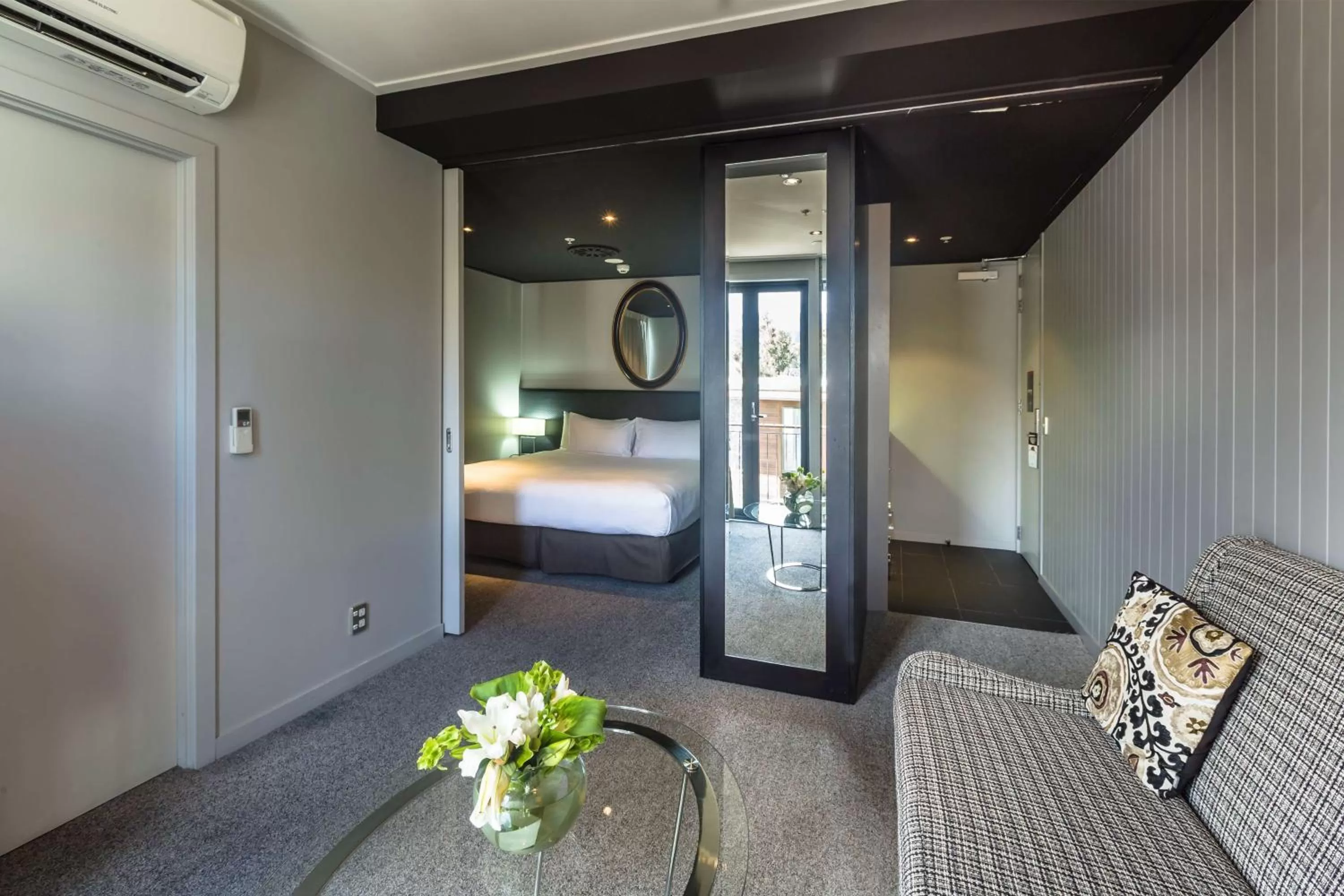 Bed in DoubleTree by Hilton Queenstown