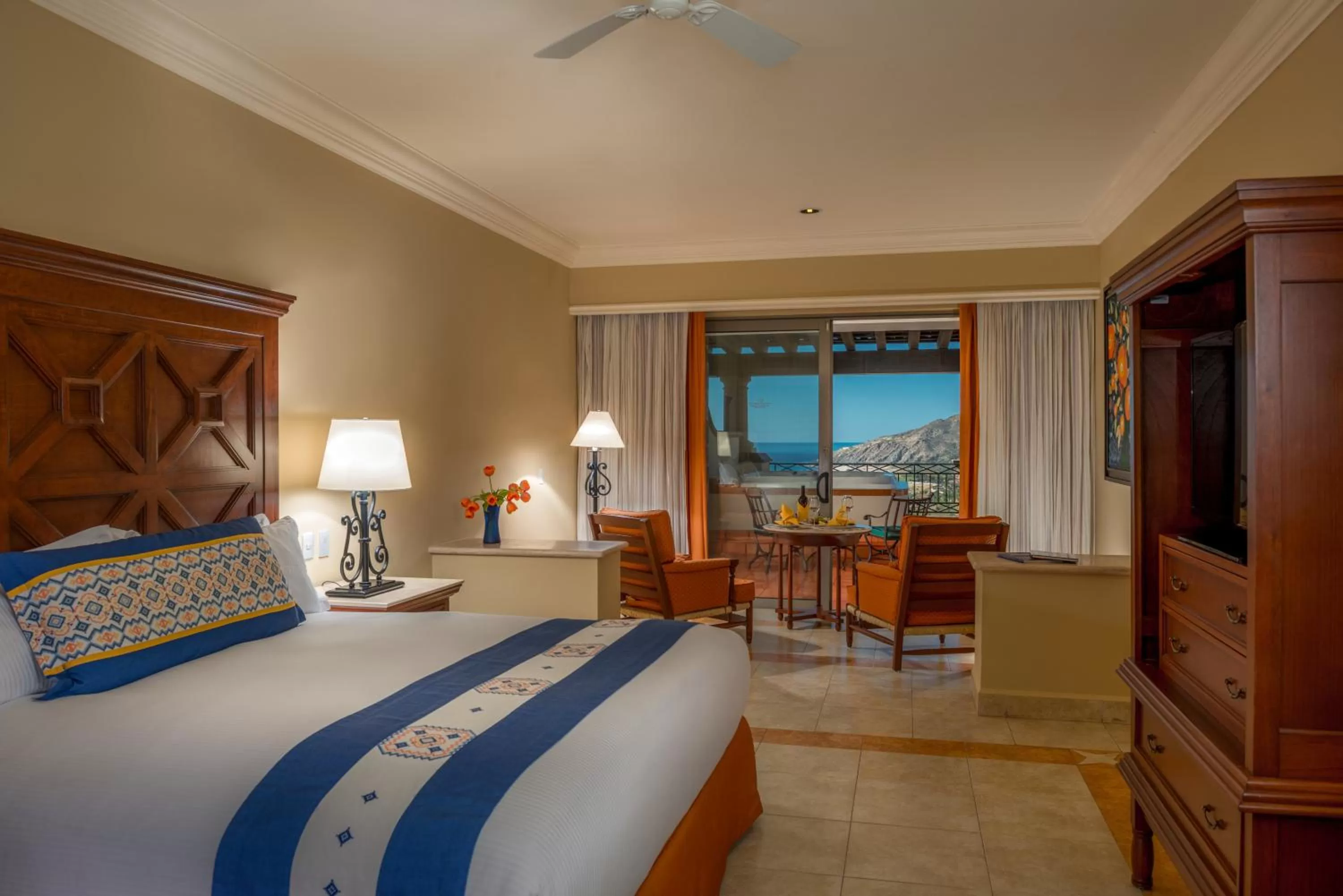 Bed in Pueblo Bonito Sunset Beach Golf & Spa Resort - All Inclusive