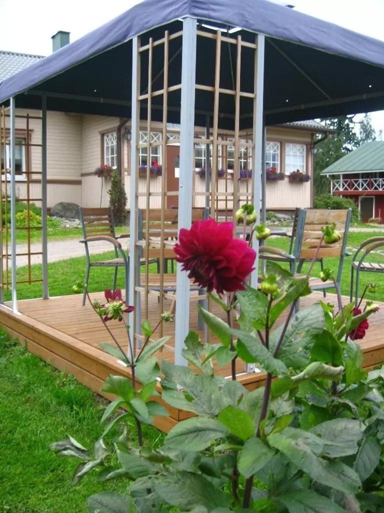 Garden in Tuukkalan Tila B&B