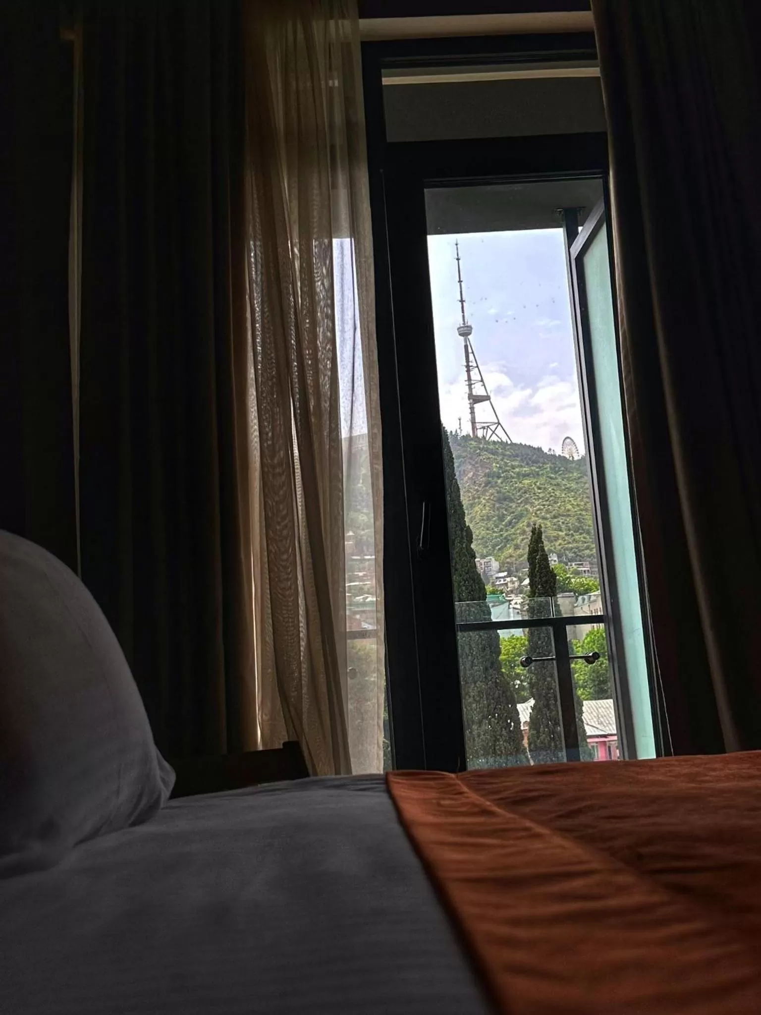 Bedroom, Bed in Bridge Hotel