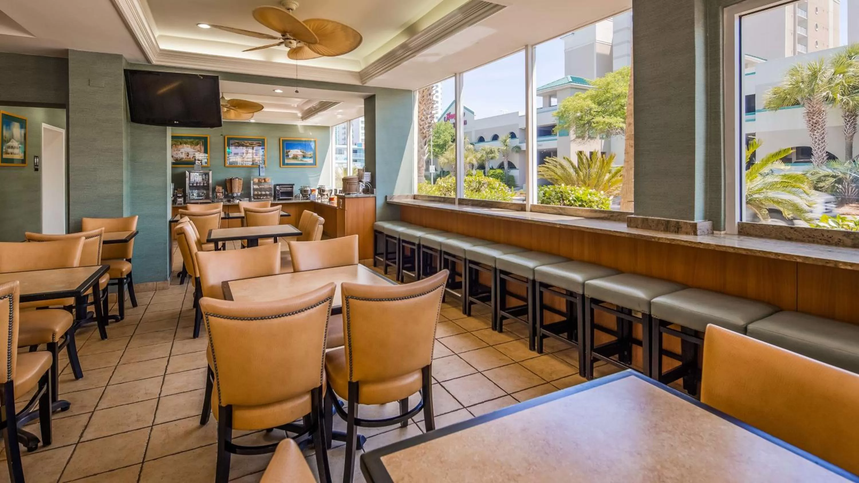 Restaurant/places to eat in The Sandbar Hotel, Trademark Collection by Wyndham