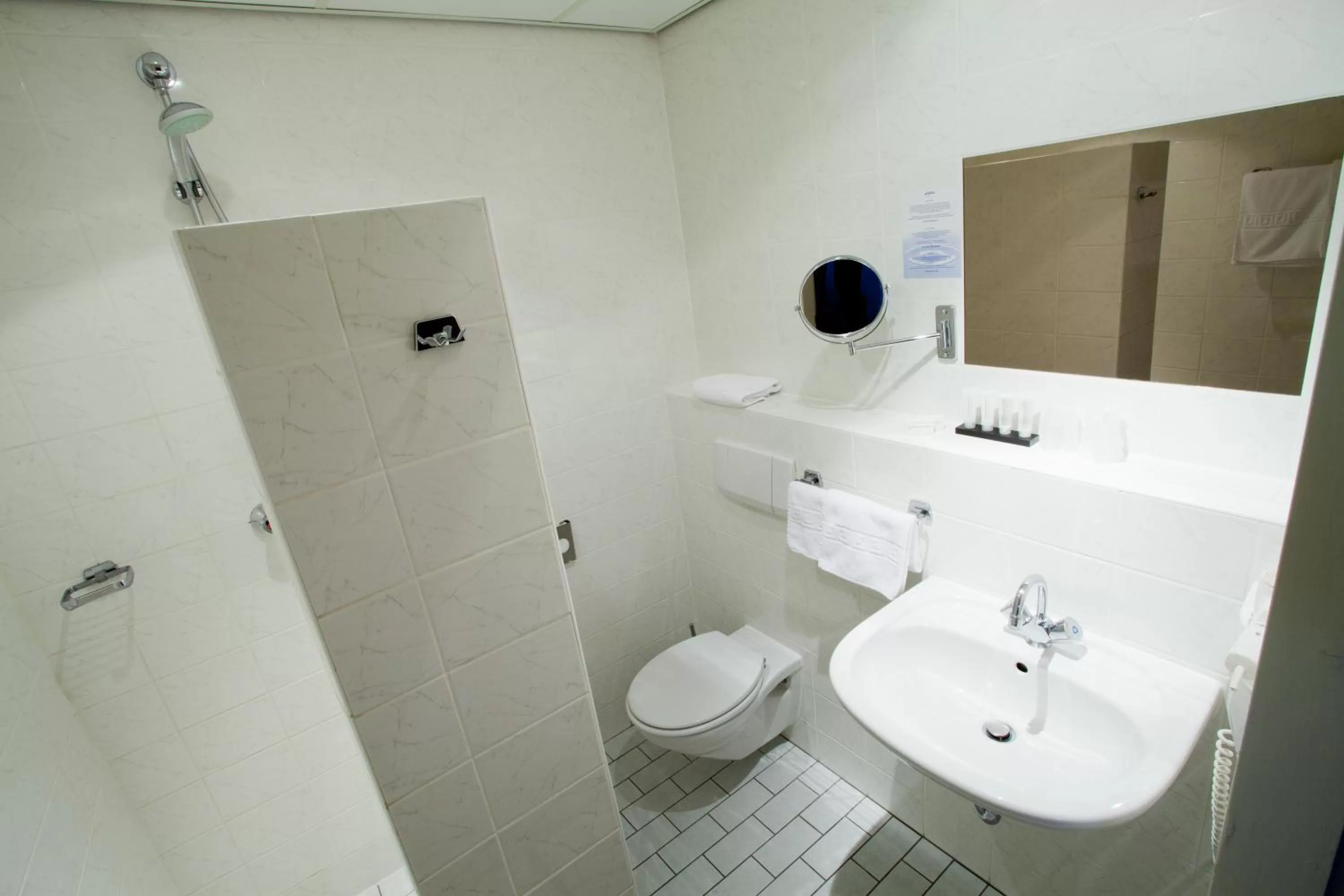 Bathroom in Two Brothers Hotel Astoria