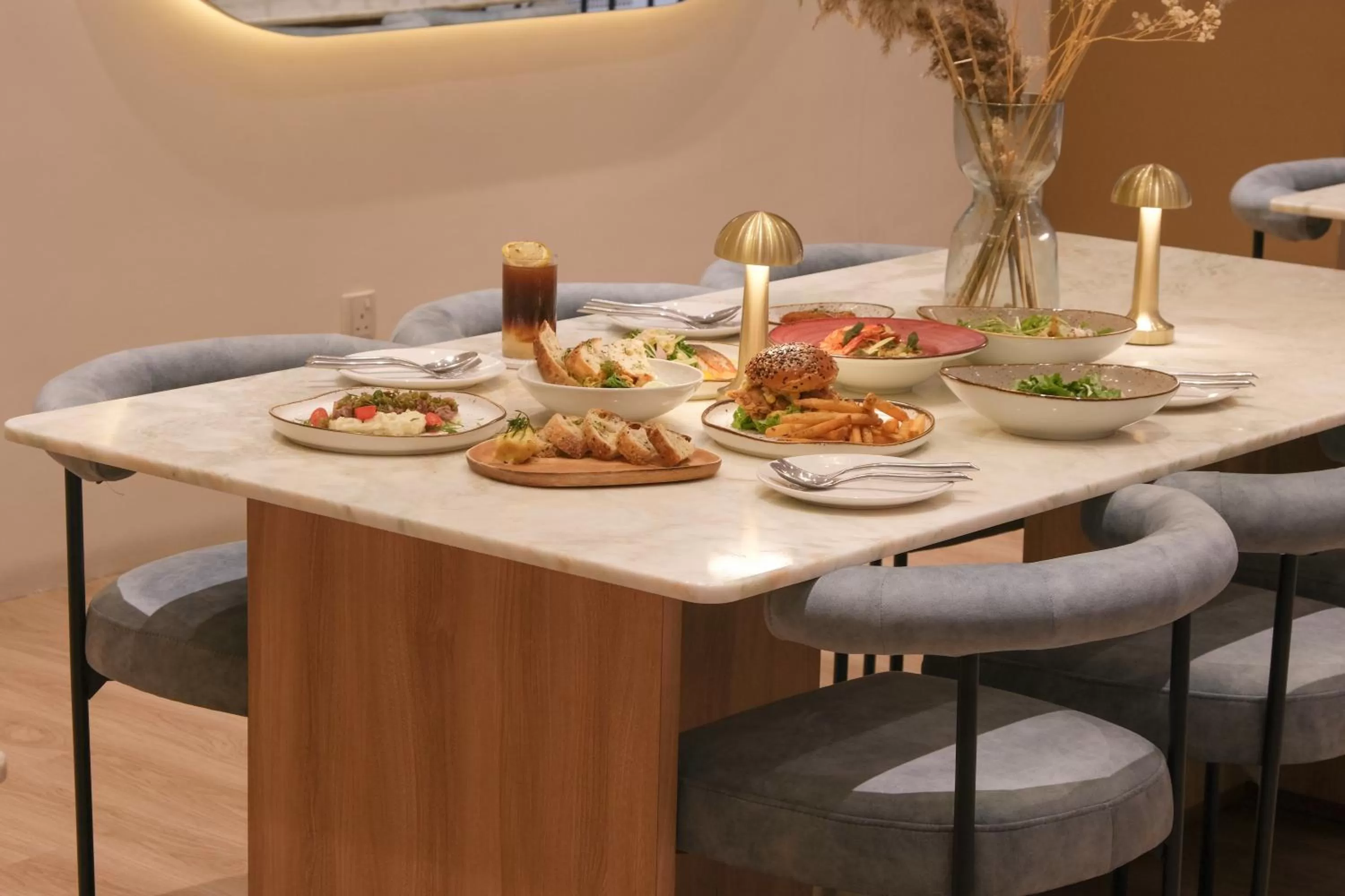 Restaurant/places to eat in AMI Suites - Arte Mont Kiara