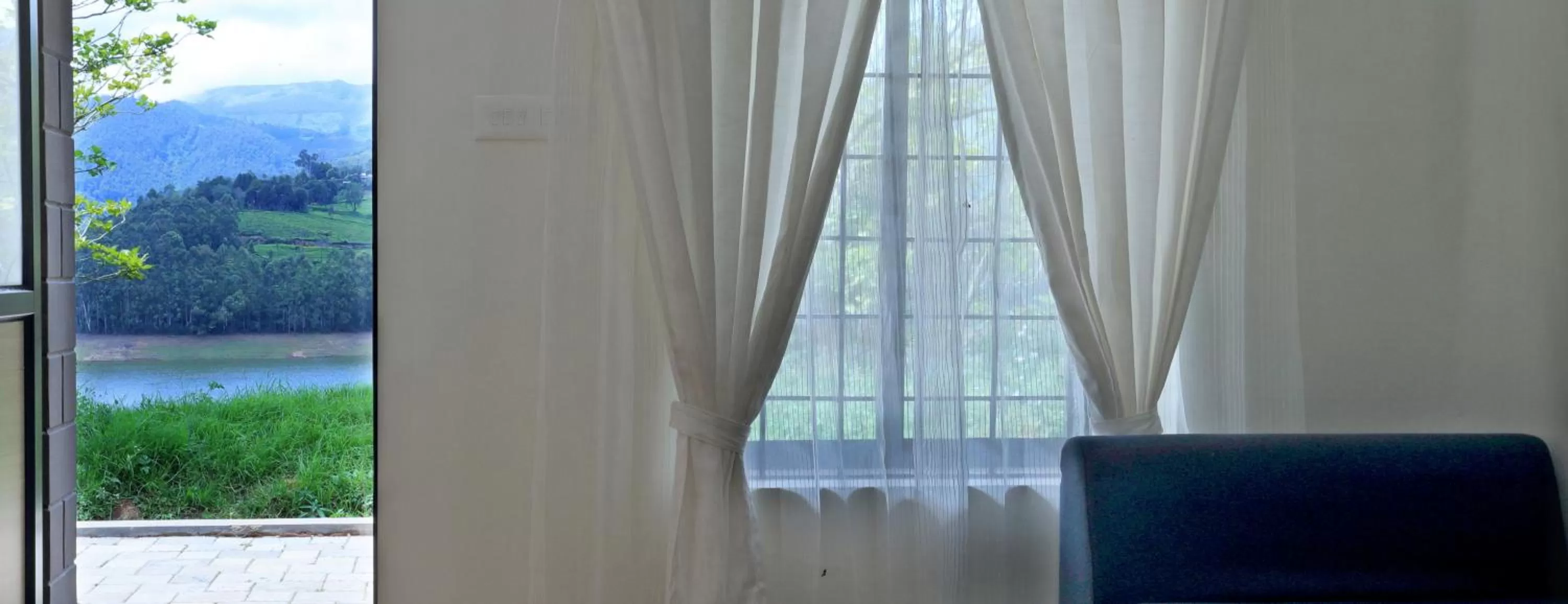 Living room in Ottway Hills Mattupetty Dam