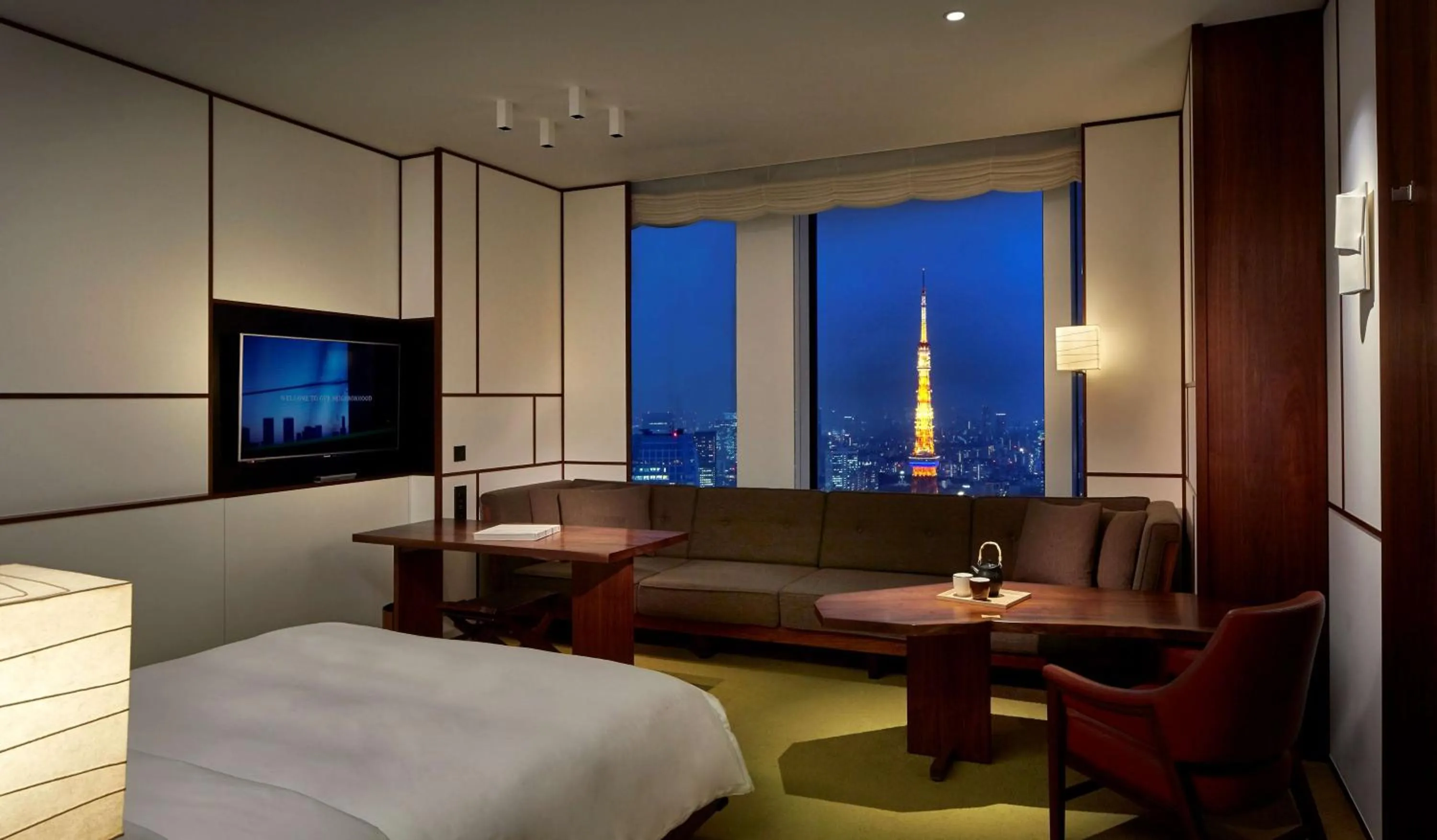 Photo of the whole room, Bed in Andaz Tokyo - A Concept by Hyatt