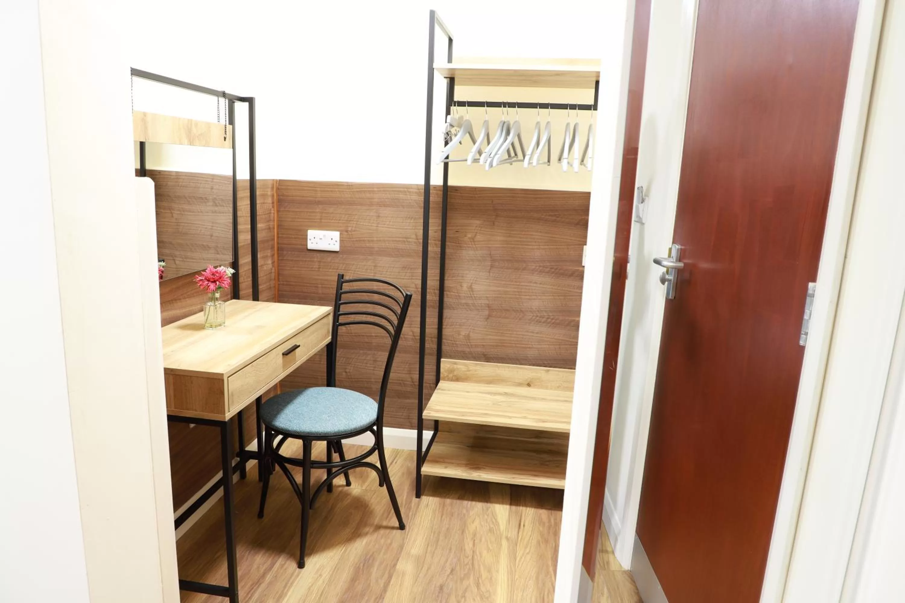 wardrobe in Hazeldean