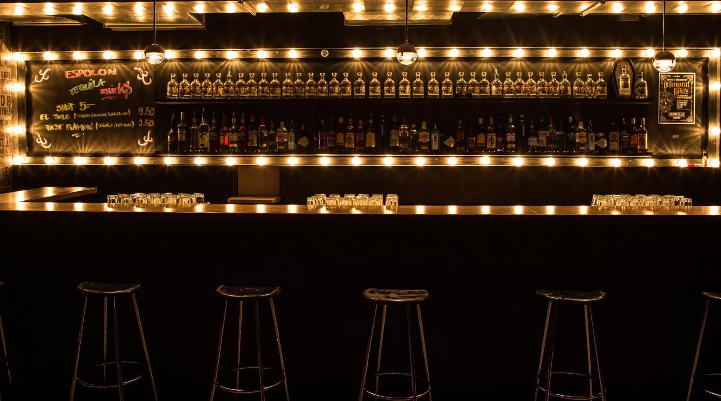 Nightclub / DJ in Arena Lodge