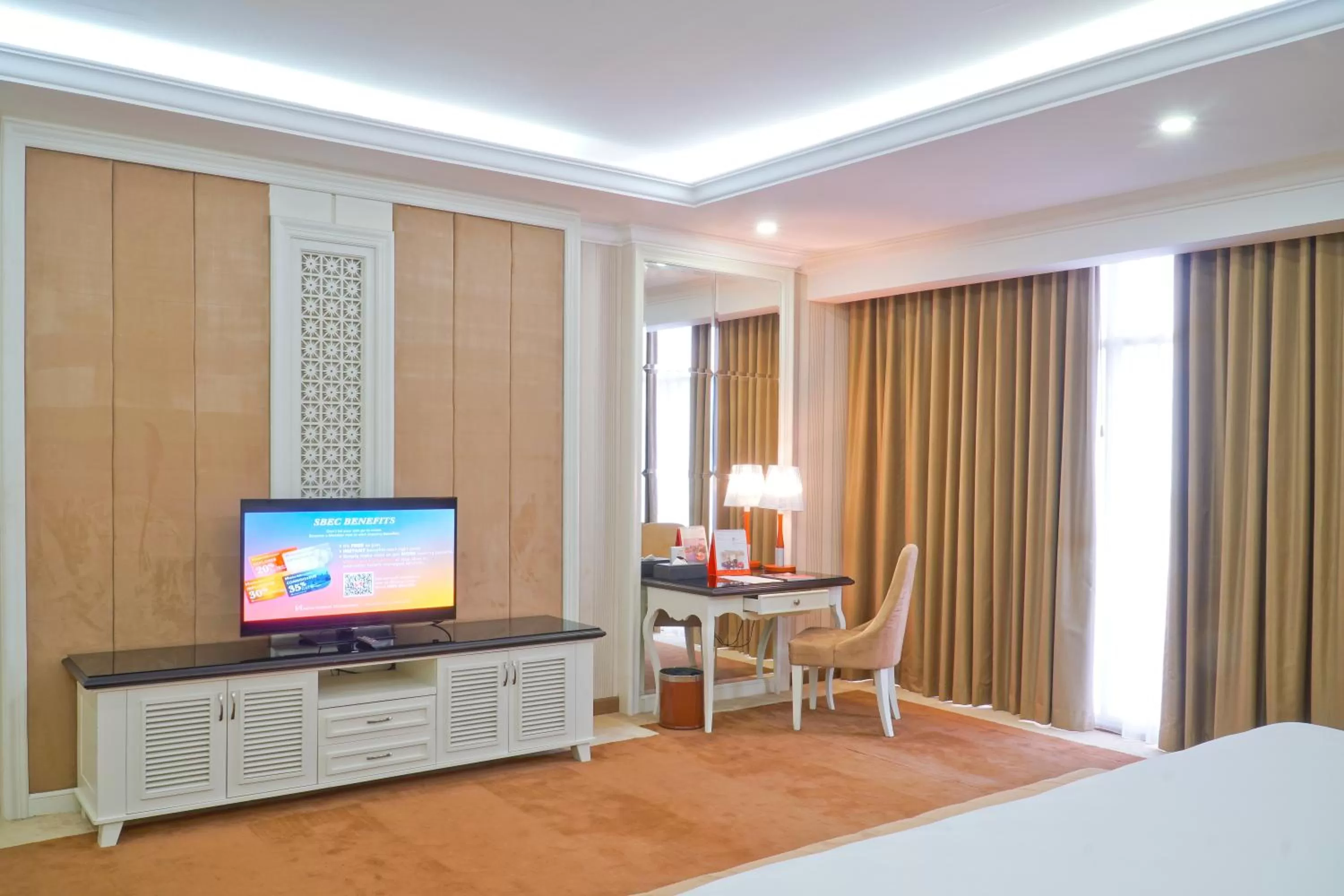 Bedroom, Bed in Swiss-Belhotel Lampung