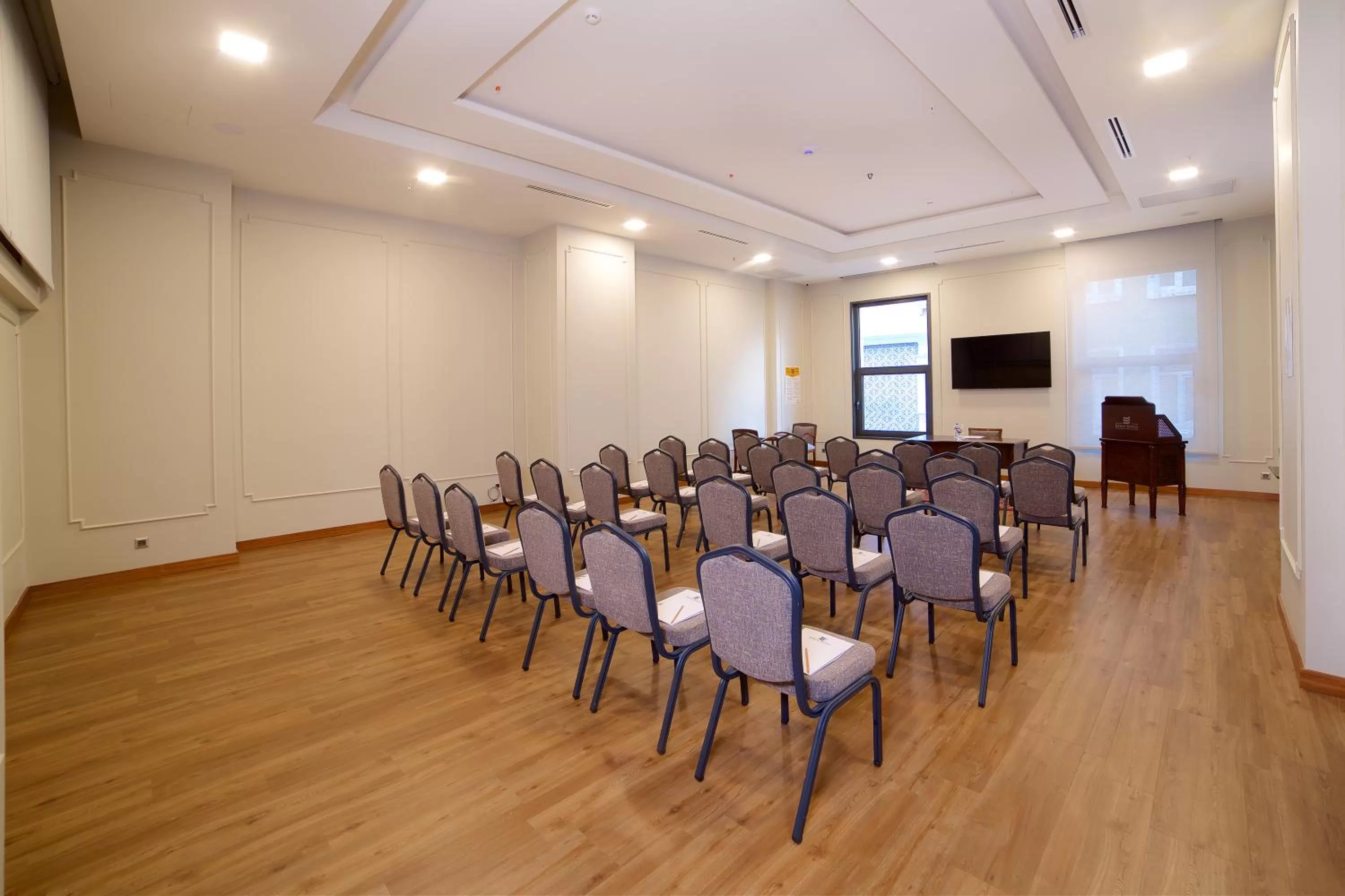 Seating area in Erboy Hotel Istanbul Sirkeci