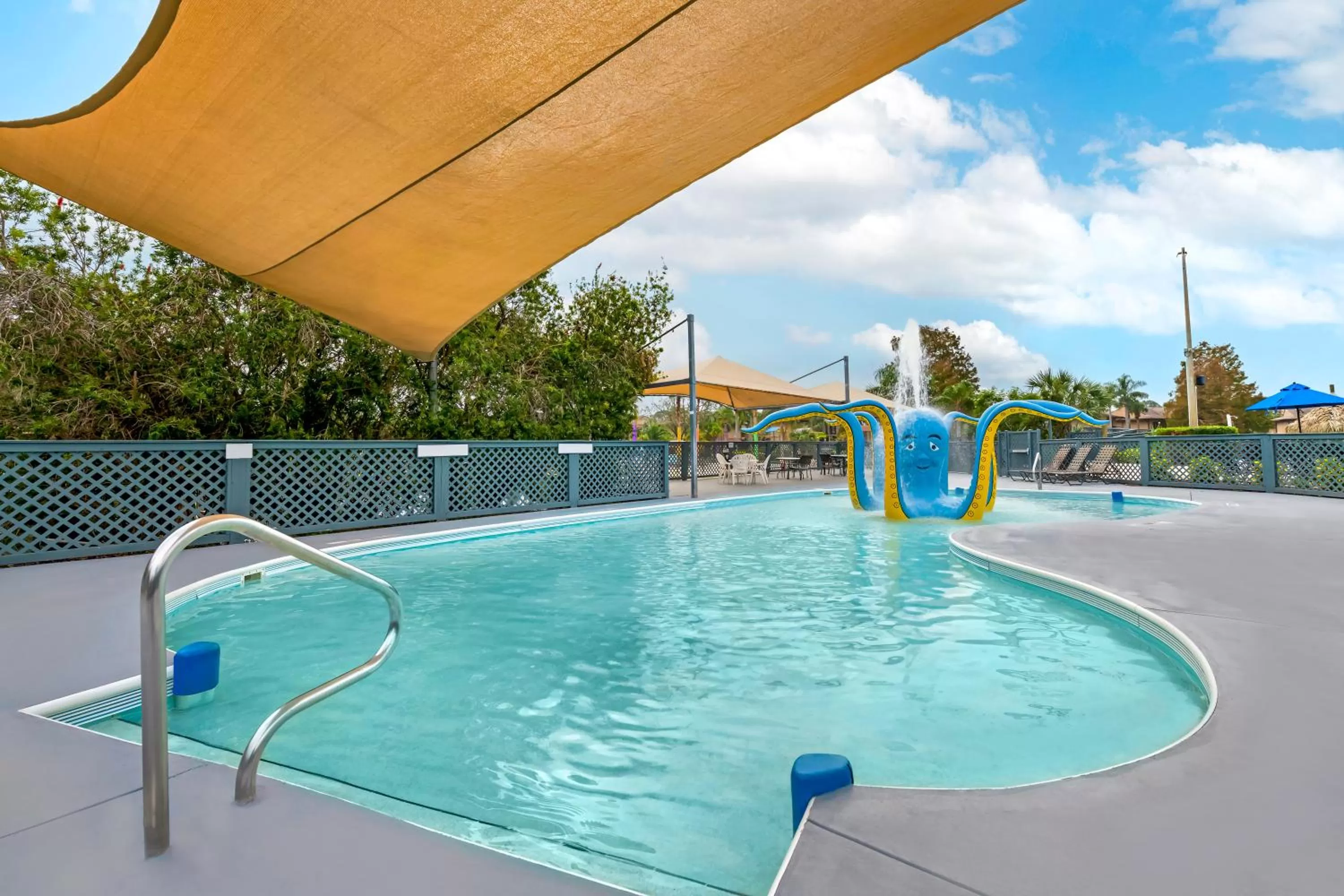 Swimming Pool in Liki Tiki Village