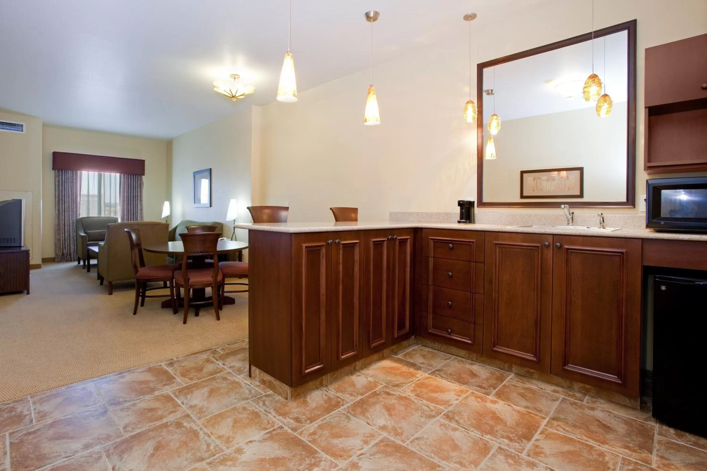 Photo of the whole room, Kitchen/Kitchenette in Holiday Inn Denver-Parker-E470/Parker Road, an IHG Hotel