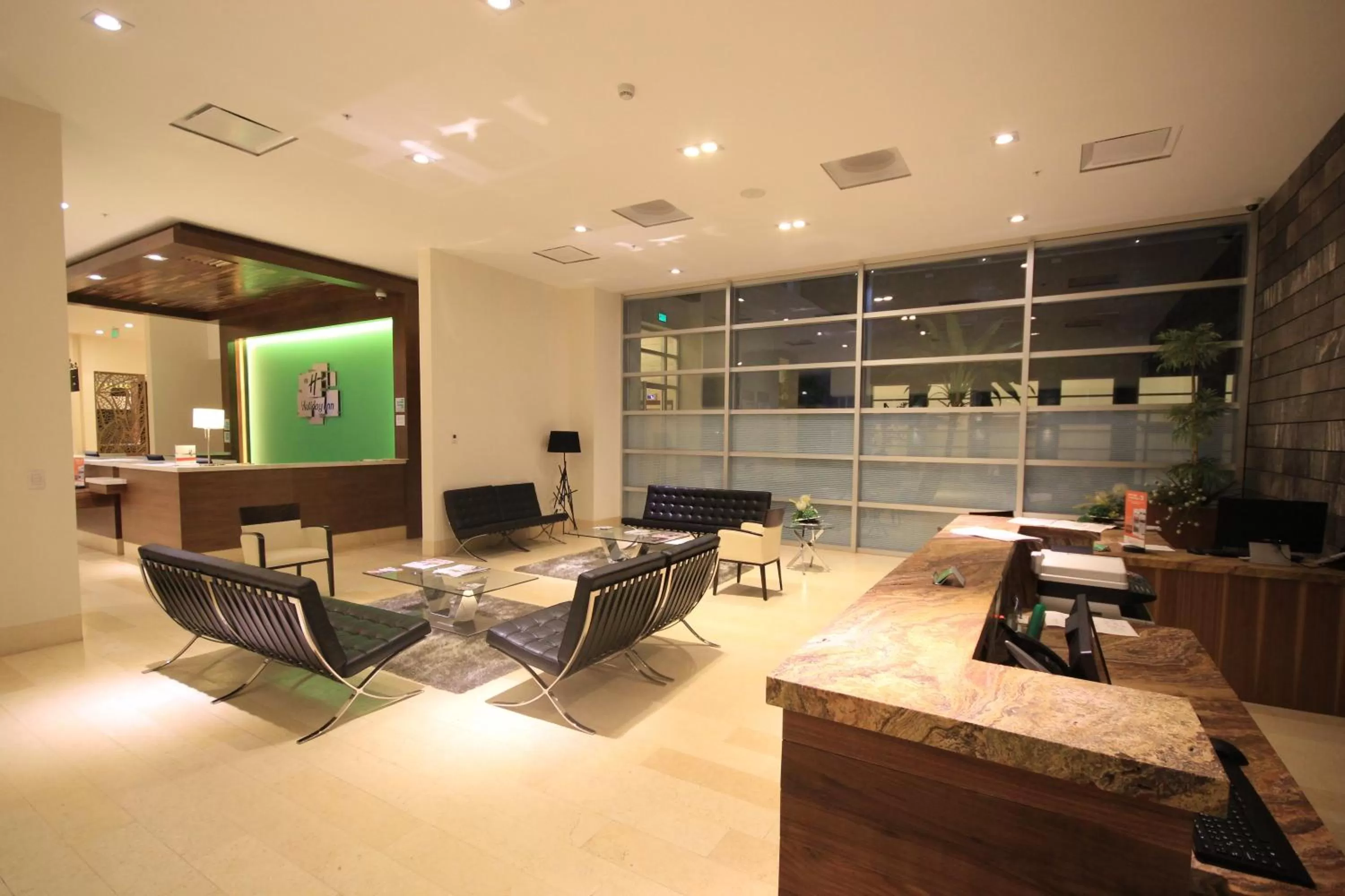 Property building in Holiday Inn & Suites Plaza Mayor by IHG