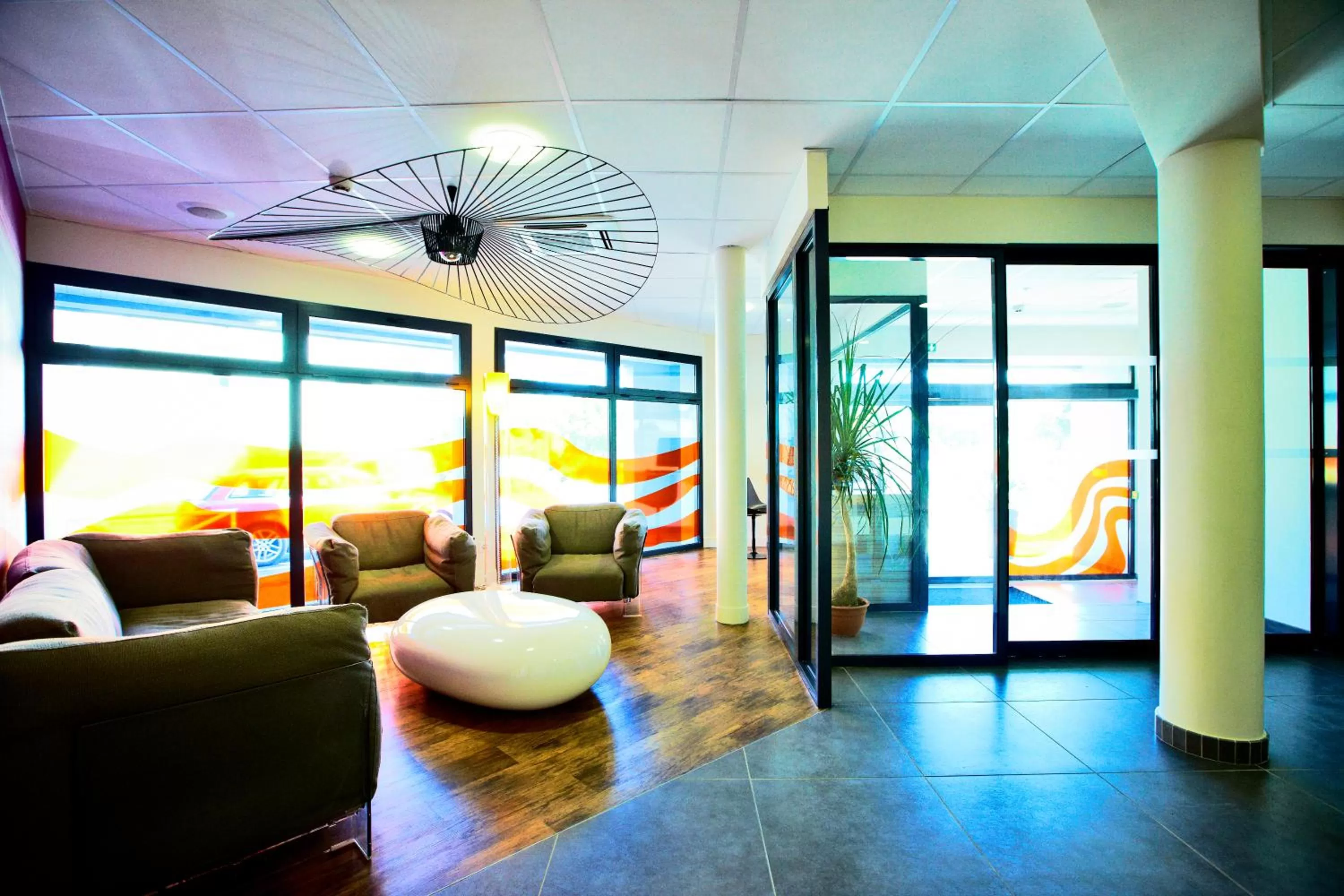 Lobby or reception in ibis Styles La Rochelle Centre les Minimes