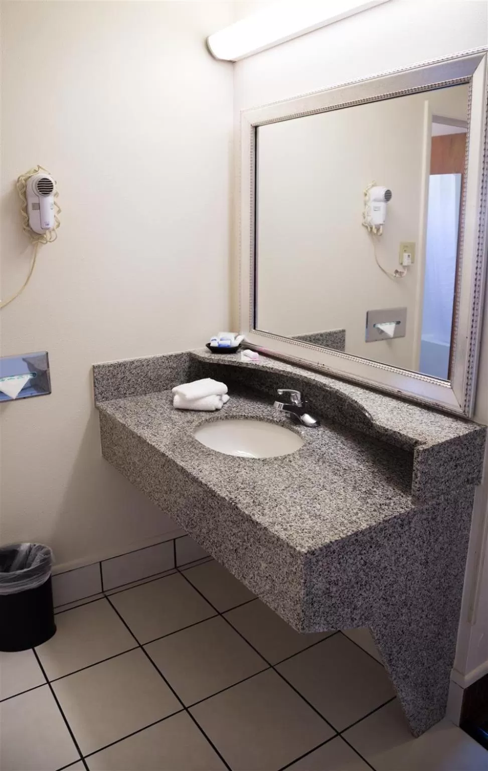 Queen Room with Two Queen Beds - Disability Access/Bath Tub in Best Western Paradise Inn & Resort