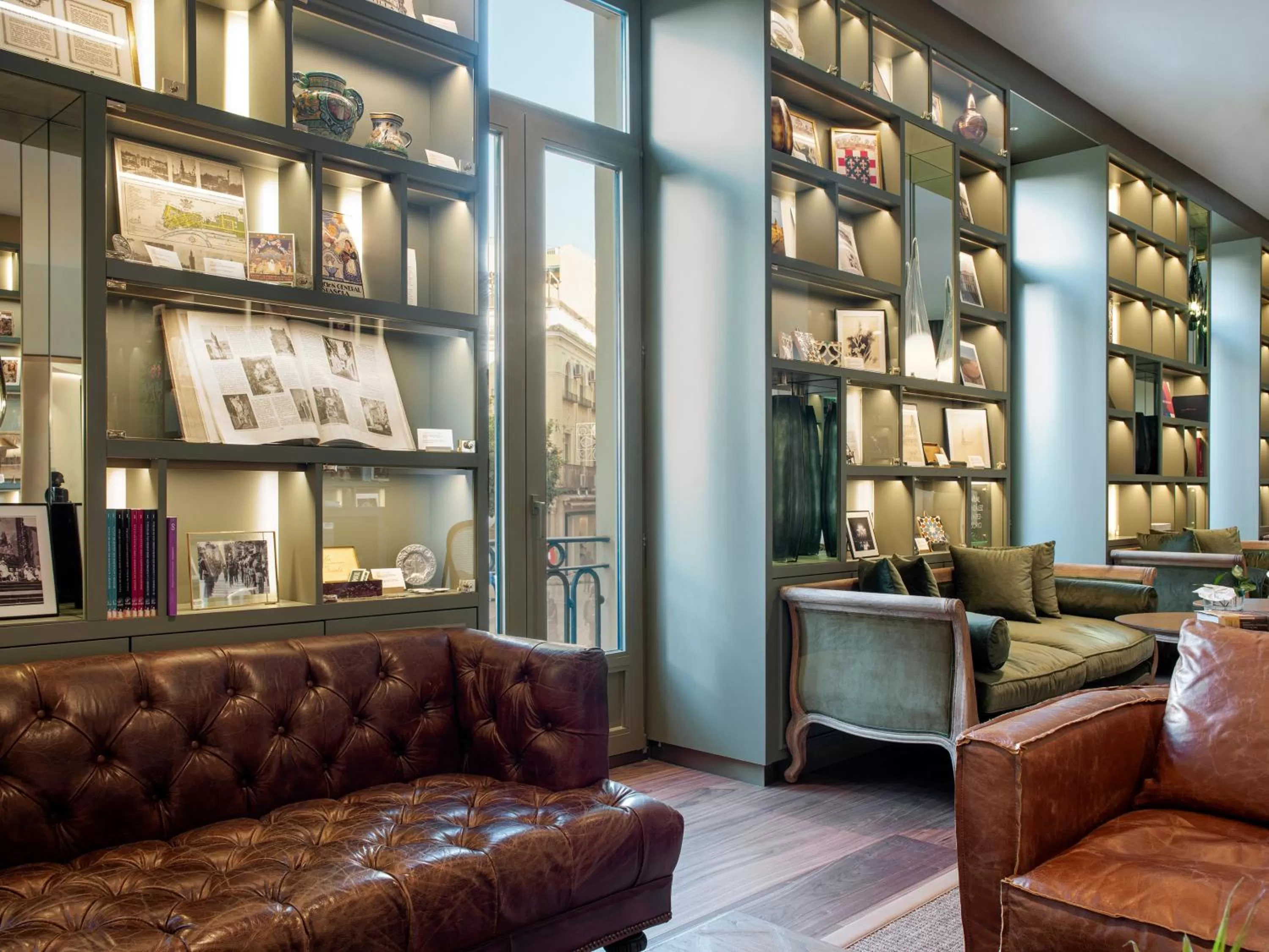 Communal lounge/ TV room in Hotel Colón Gran Meliá - The Leading Hotels of the World