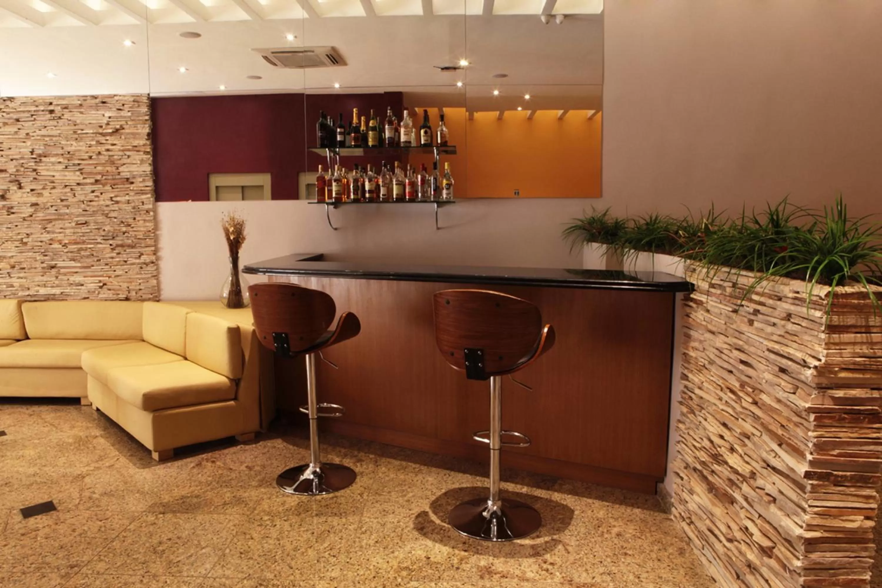Lounge or bar in Pompeu Rio Hotel