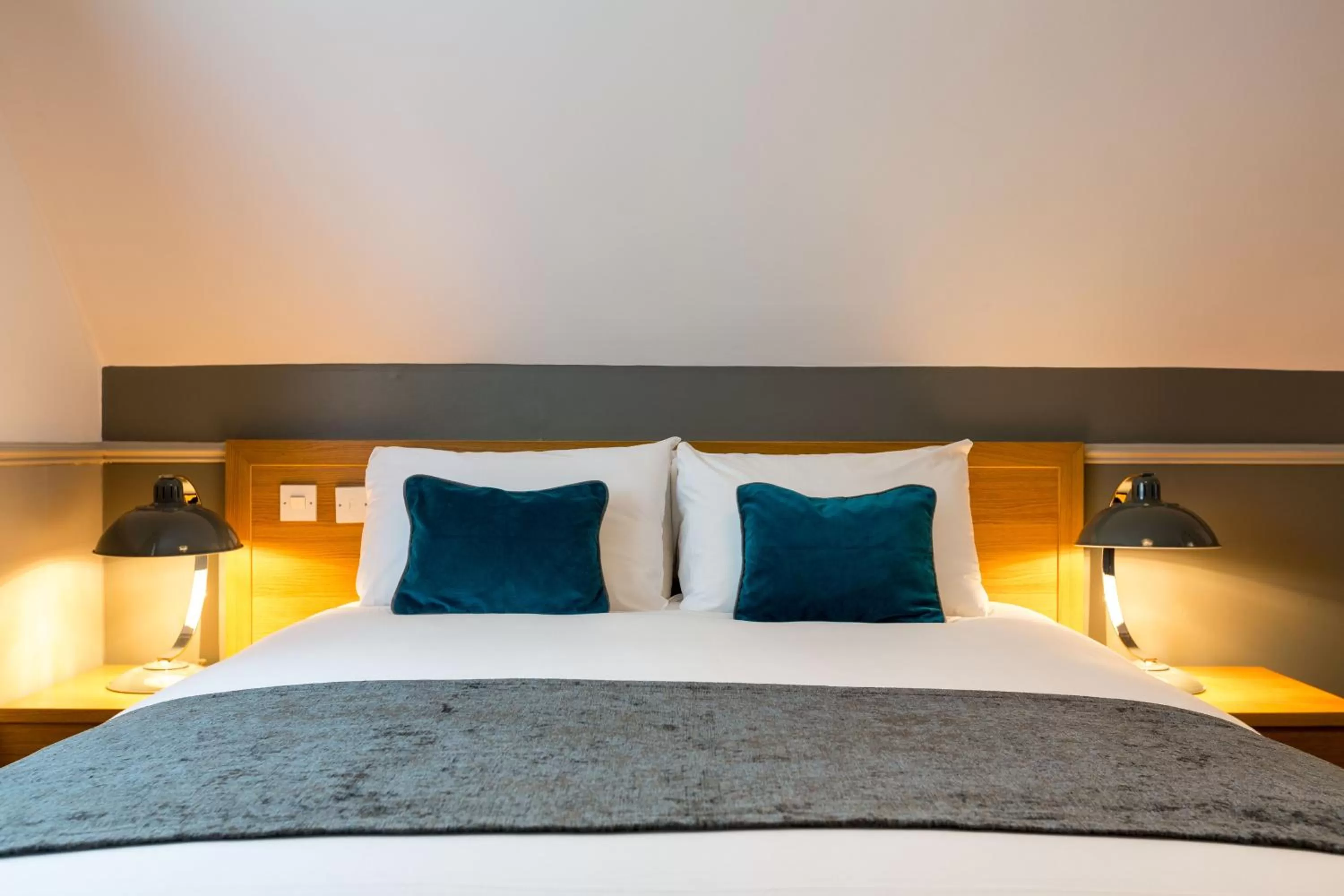 Bed in White Hart by Chef & Brewer Collection