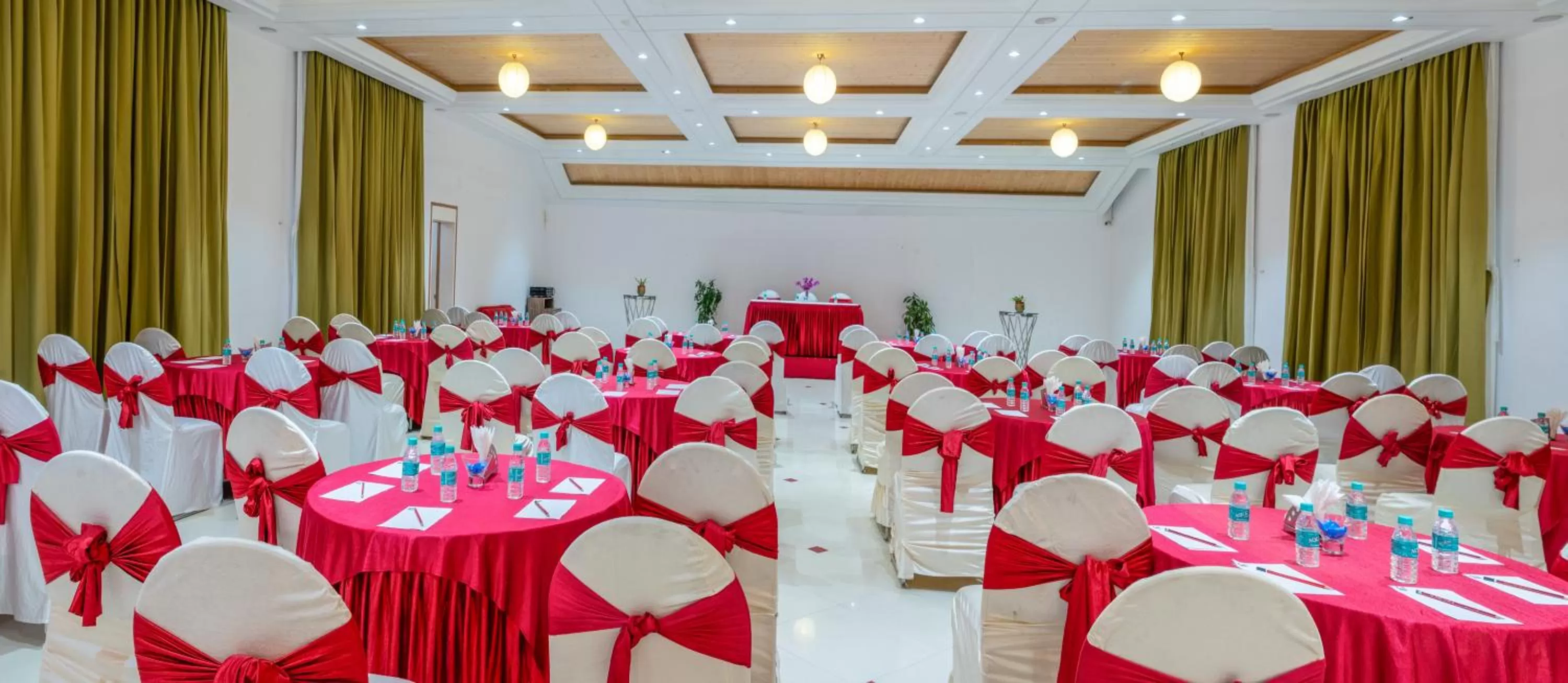 Meeting/conference room in Mount Conifer Suites & Spa