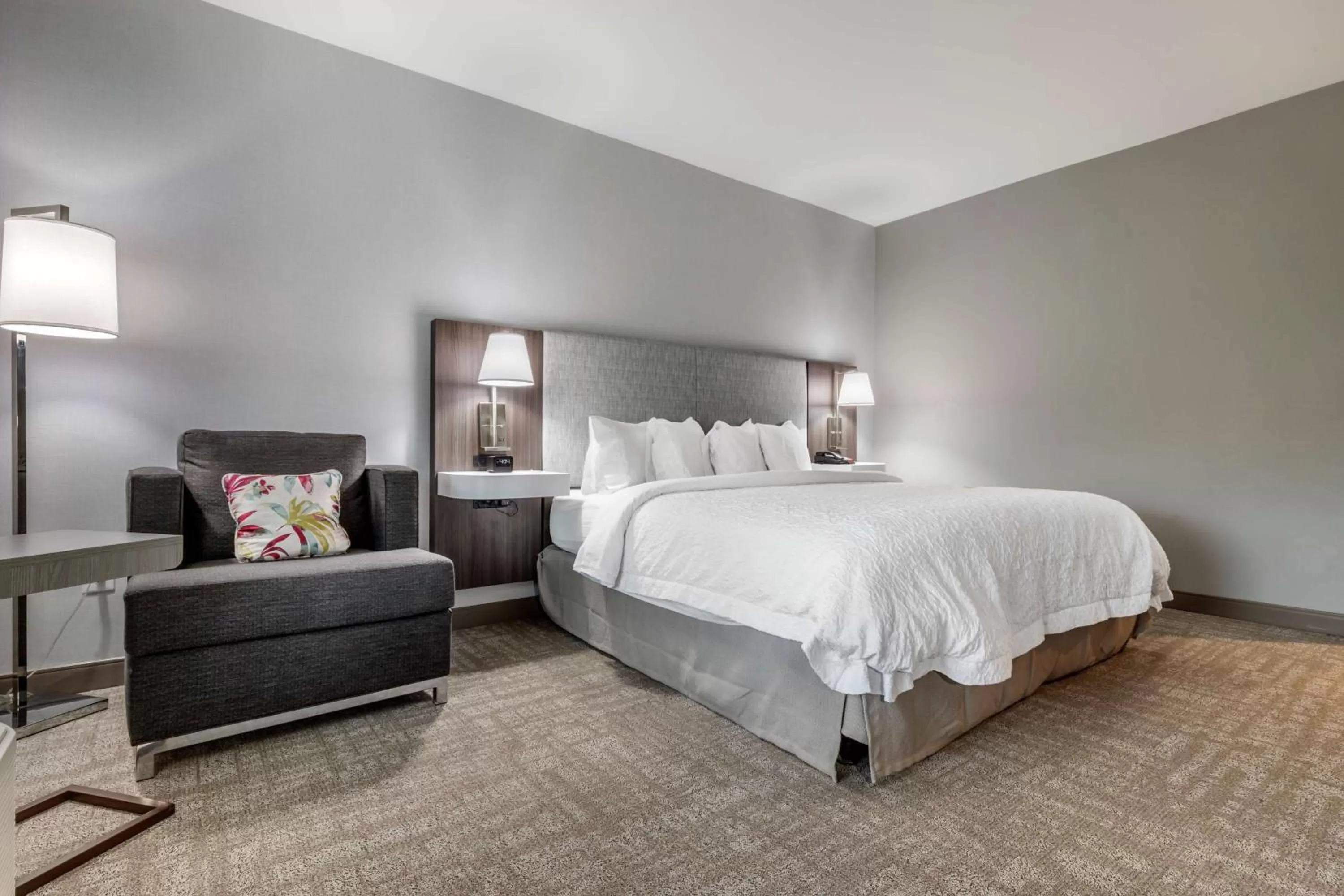 Bed in Hampton Inn Camden, SC