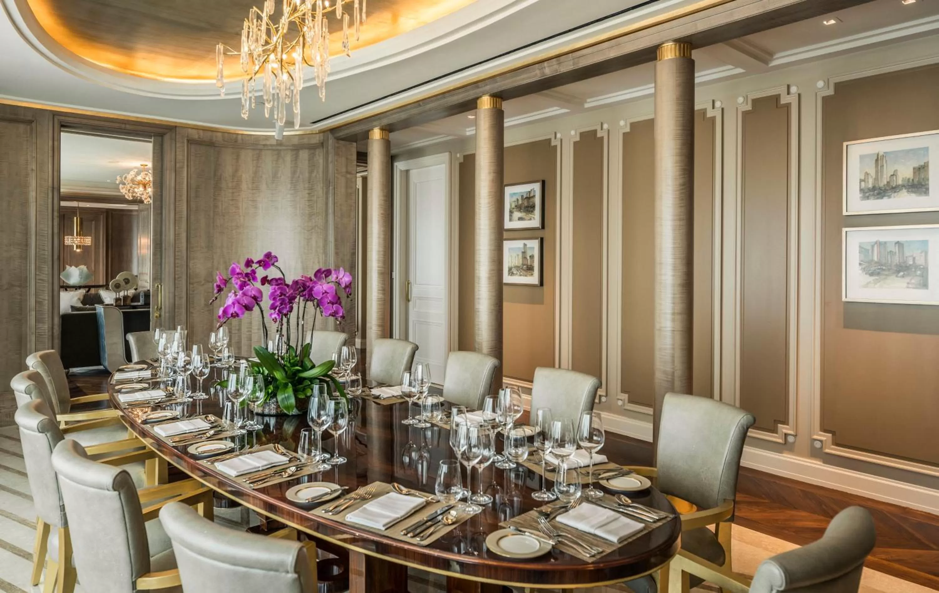 Photo of the whole room in Four Seasons Hotel Jakarta