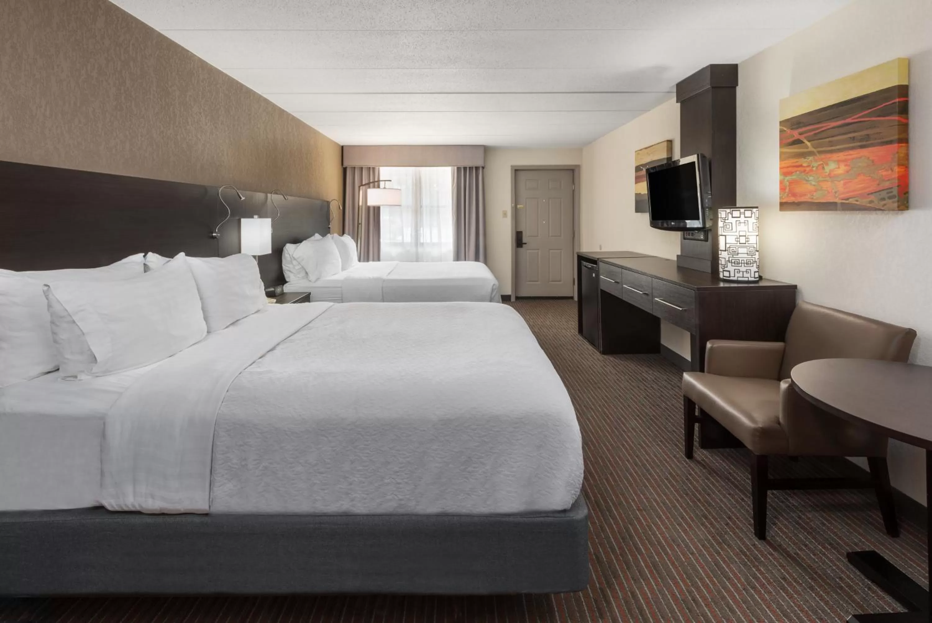 Photo of the whole room, Bed in Holiday Inn At Six Flags Saint Louis by IHG