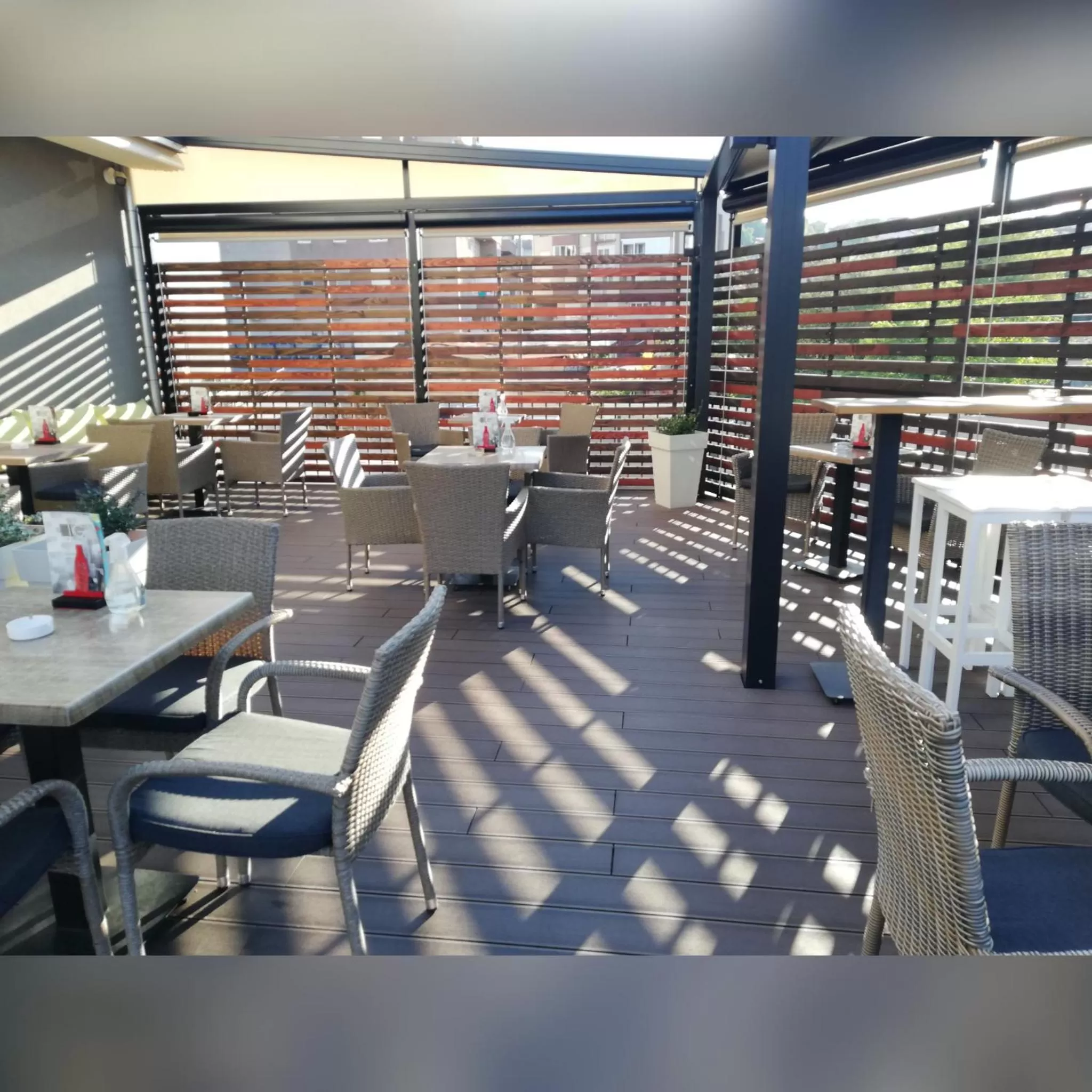 Balcony/Terrace, Restaurant/Places to Eat in IG Hotel