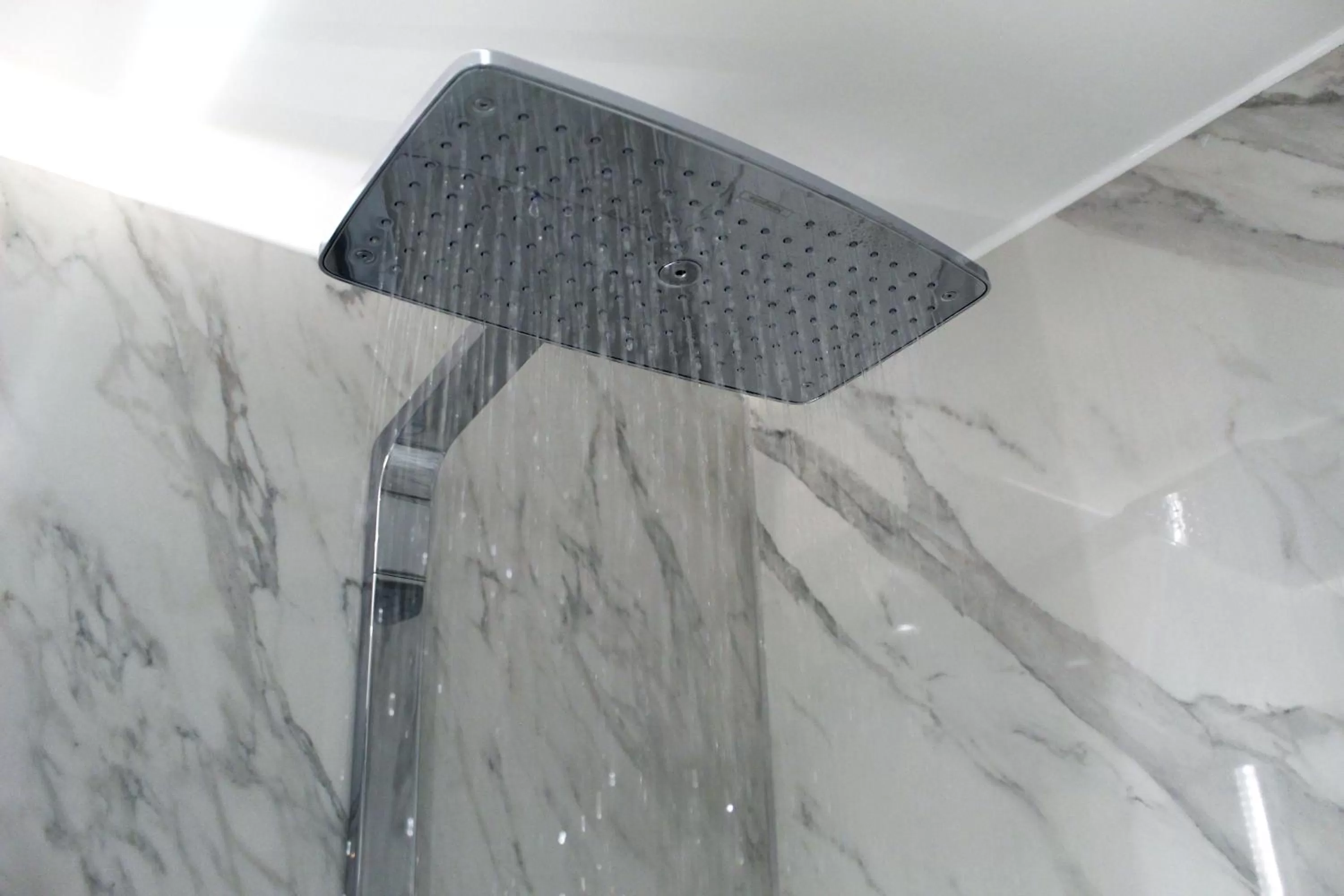 Shower in NOX Waterloo