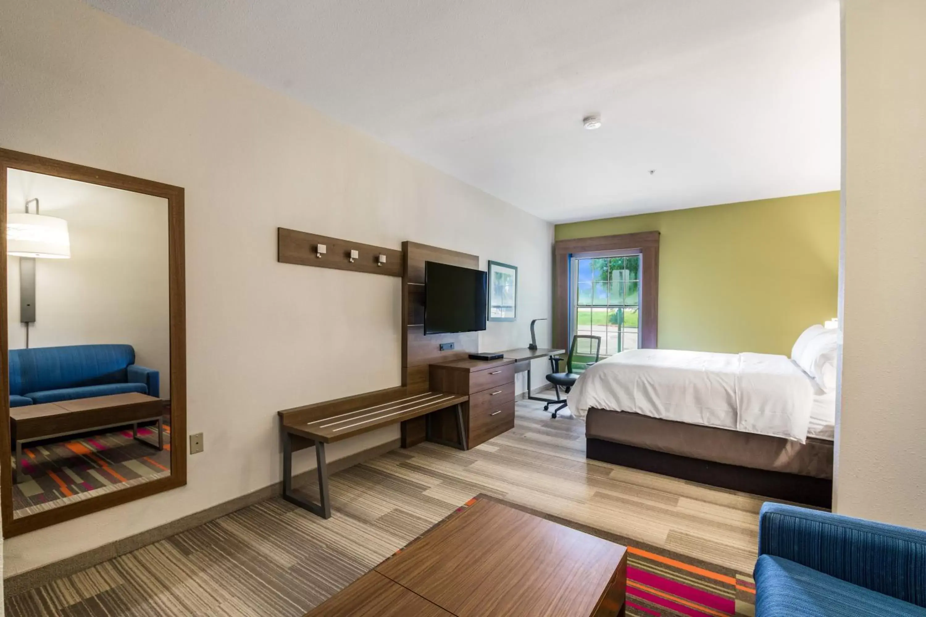 King Suite with Sofa Bed in Holiday Inn Express Hotel & Suites Columbus, an IHG Hotel King Suite with Sofa Bed in Holiday Inn Express Hotel & Suites Columbus, an IHG Hotel