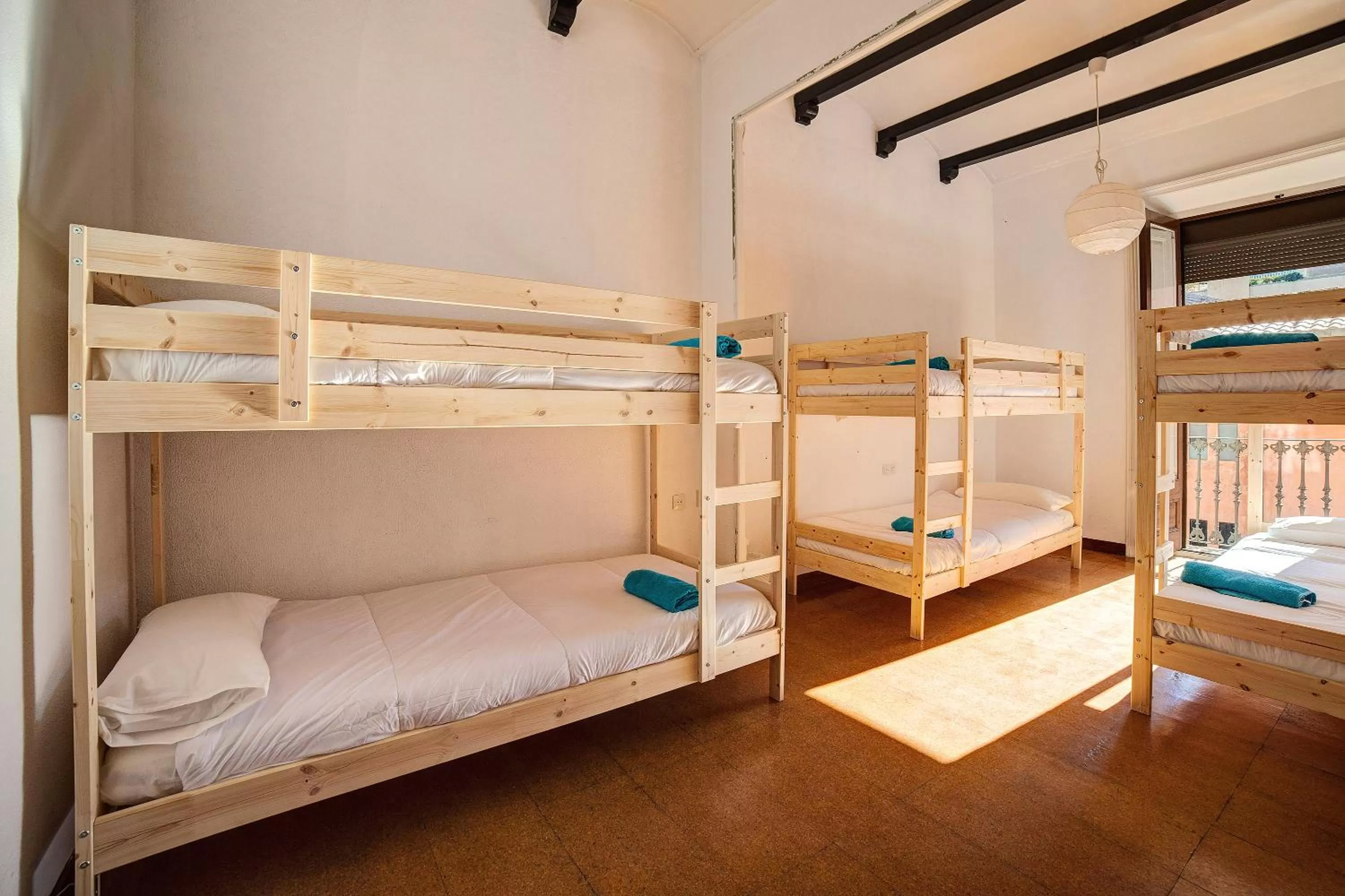 Property building, Bed in Bed in Girona