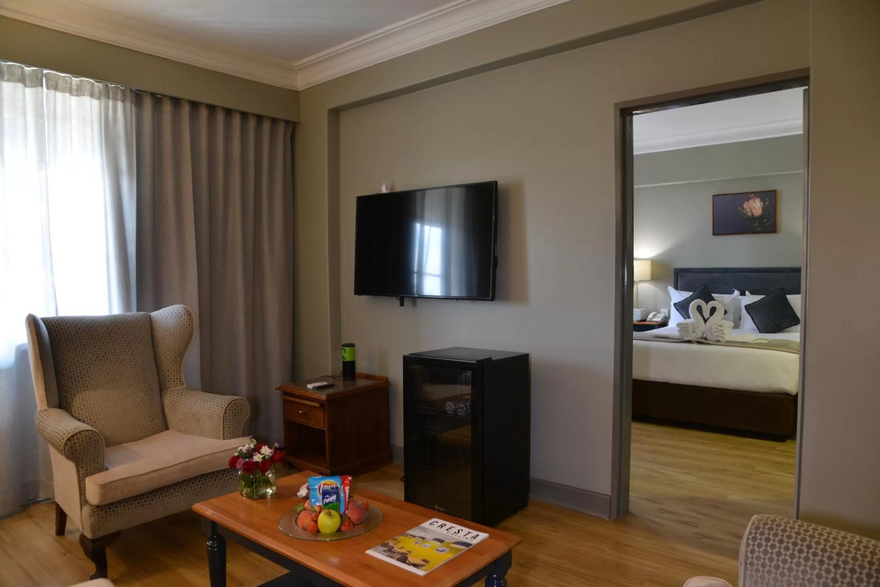 Bedroom in Cresta Jameson Hotel