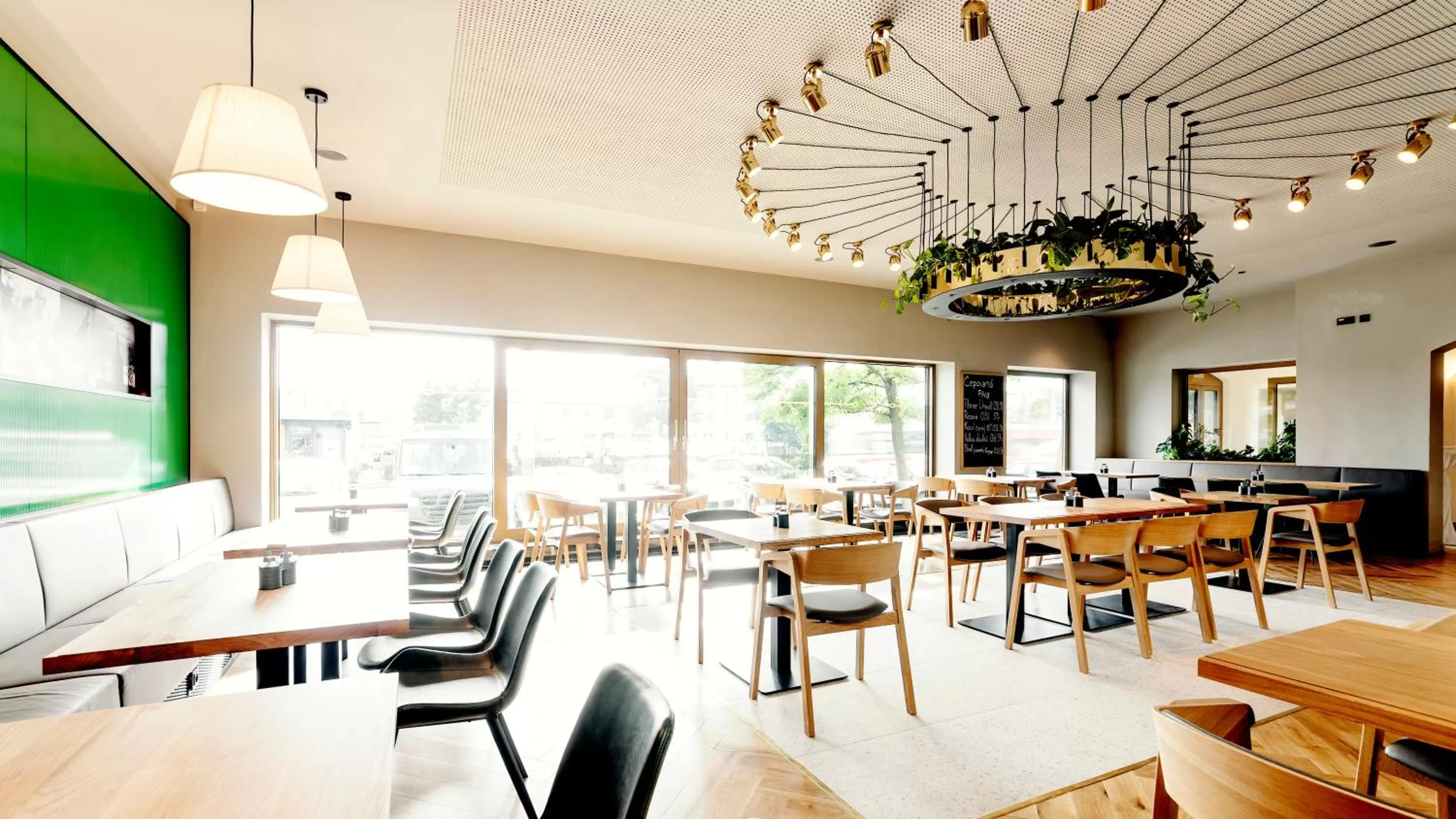 Restaurant/places to eat in Grandhotel Brno