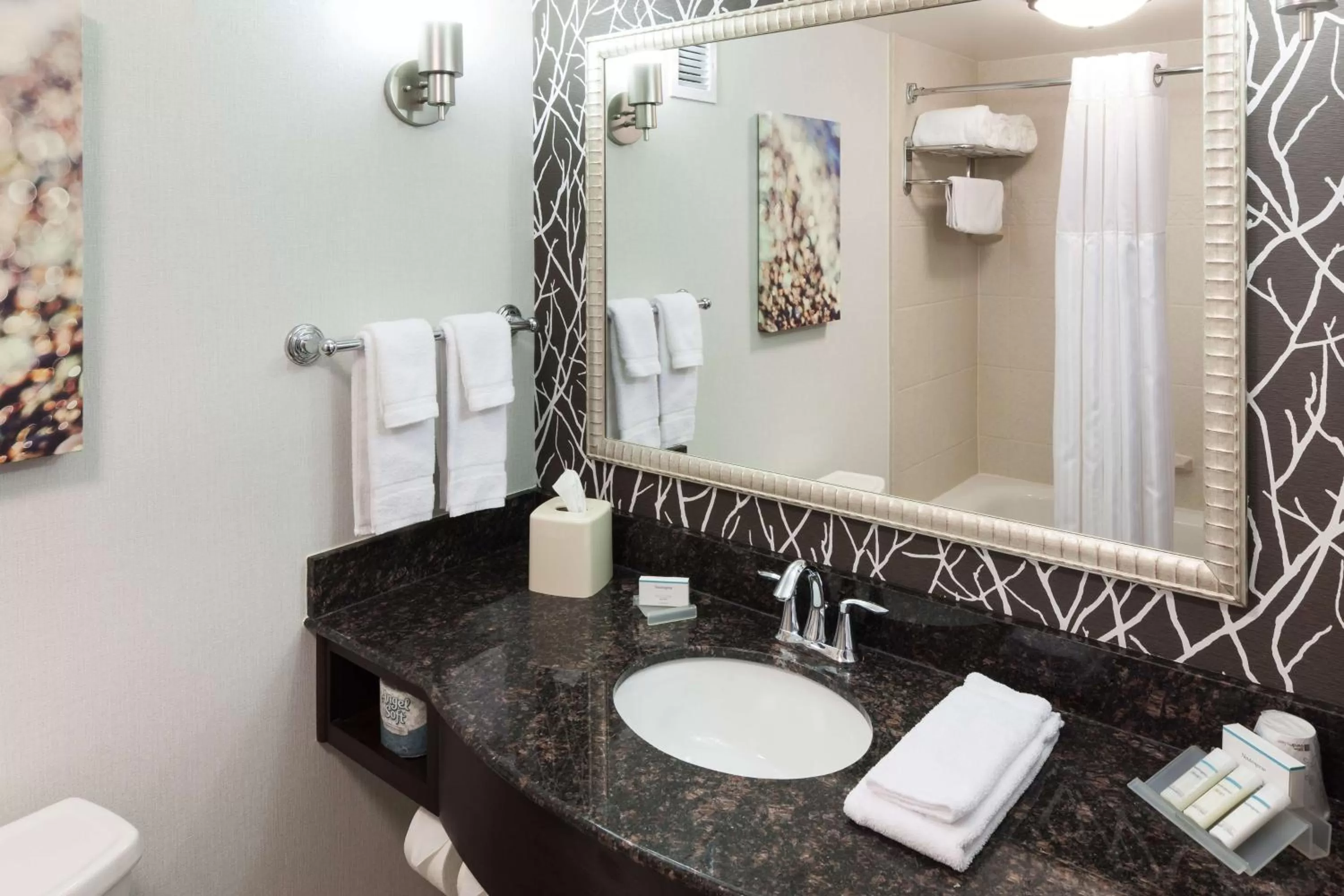 Bathroom in Hilton Garden Inn Cincinnati/Mason