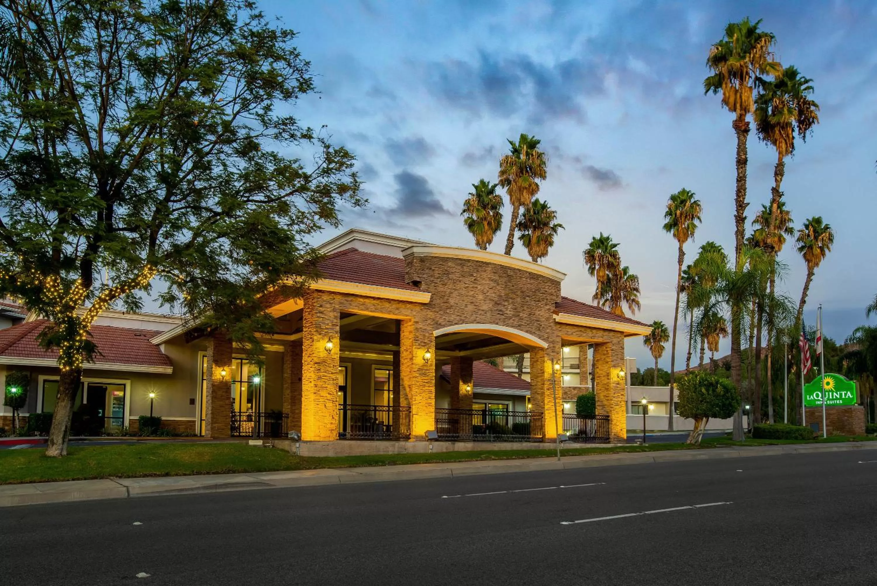 Property building in La Quinta by Wyndham Pomona