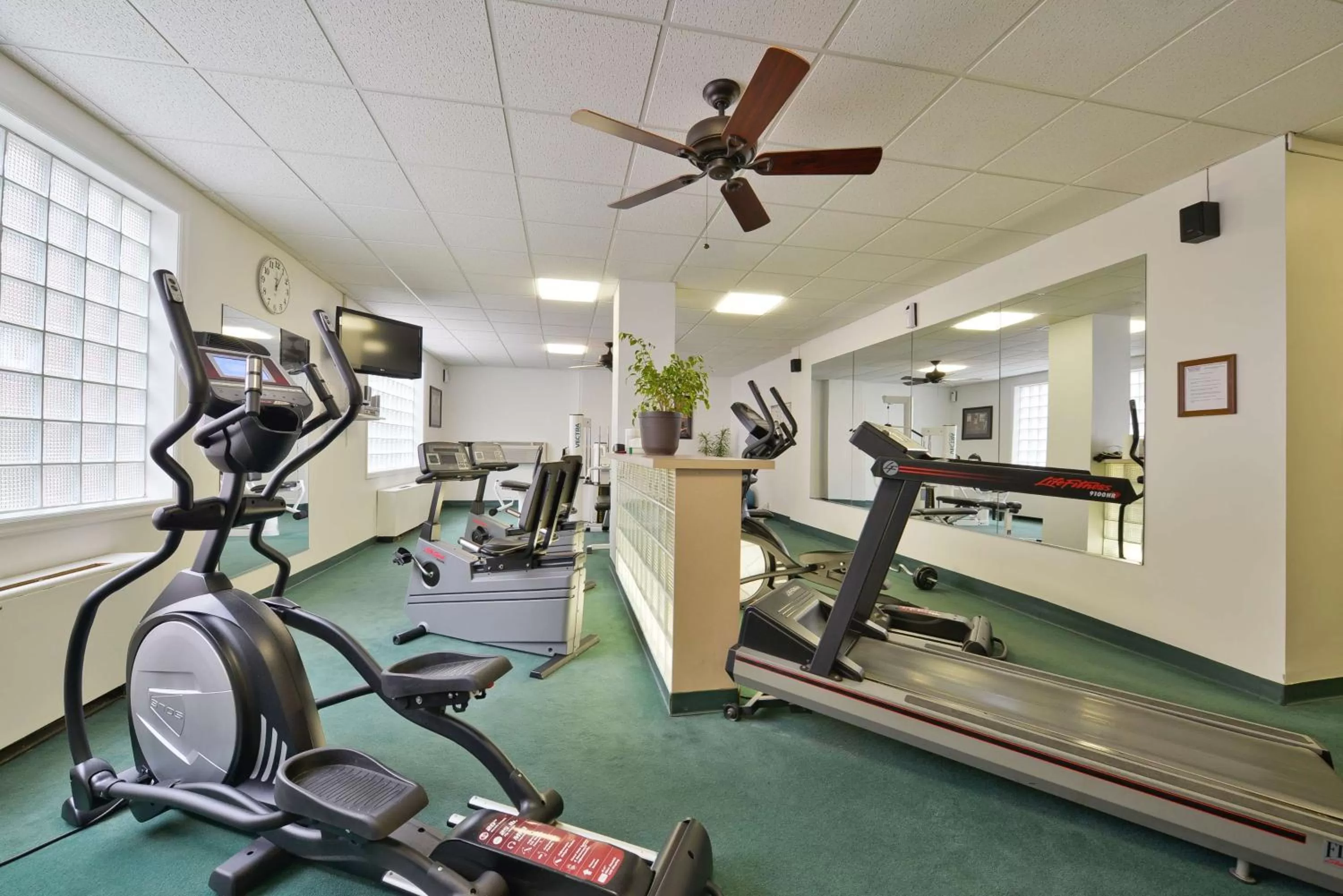 Fitness centre/facilities in Genetti Hotel, SureStay Collection by Best Western