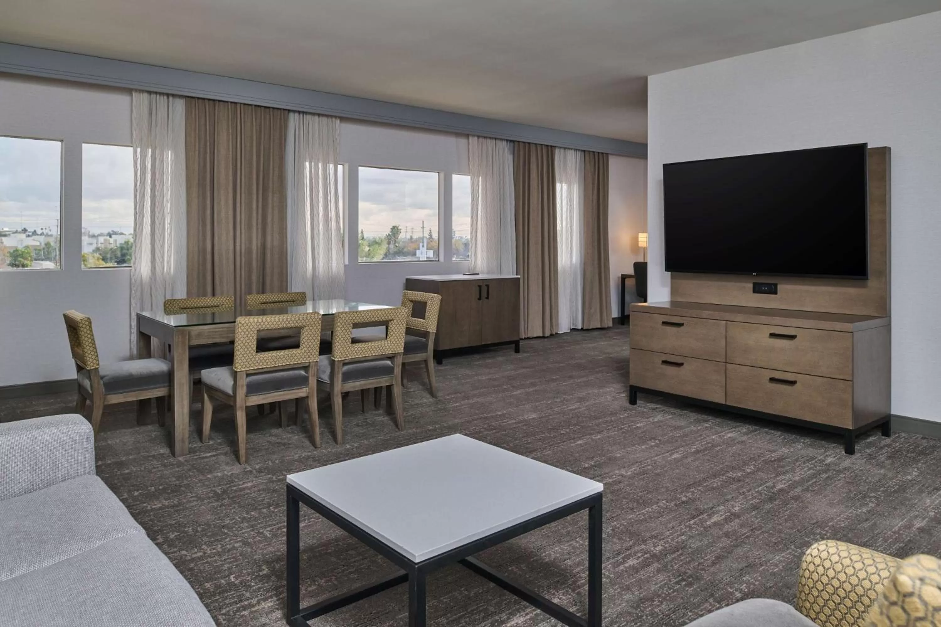 Living room, Bed in Doubletree by Hilton Buena Park