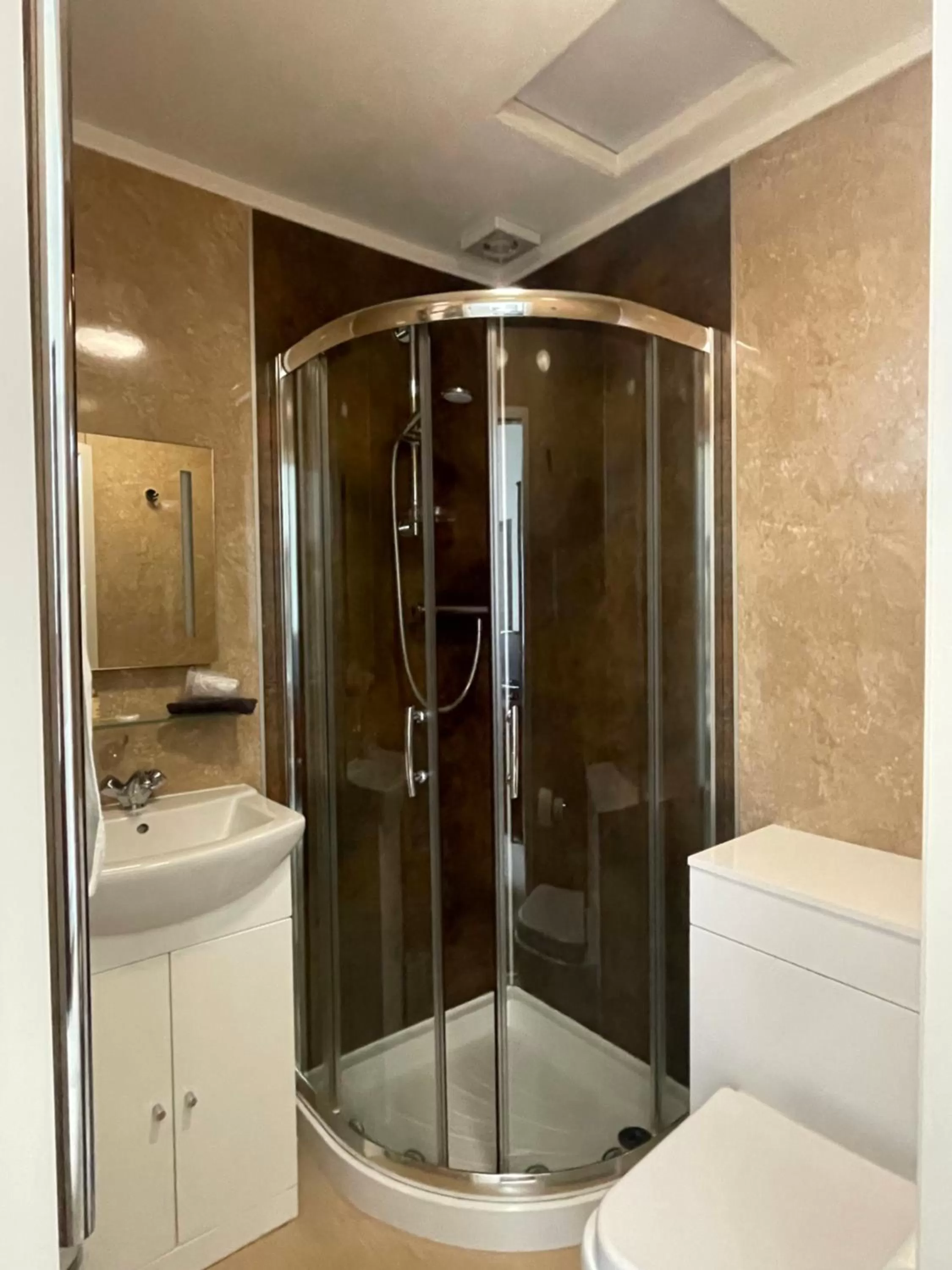 Shower in Weston Hotel