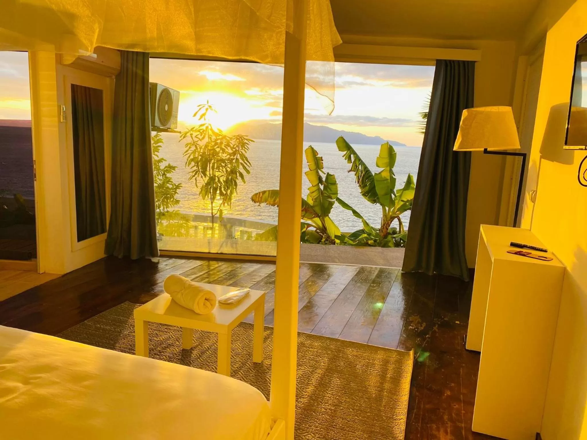 Bed in Fogo Boutique Hotel