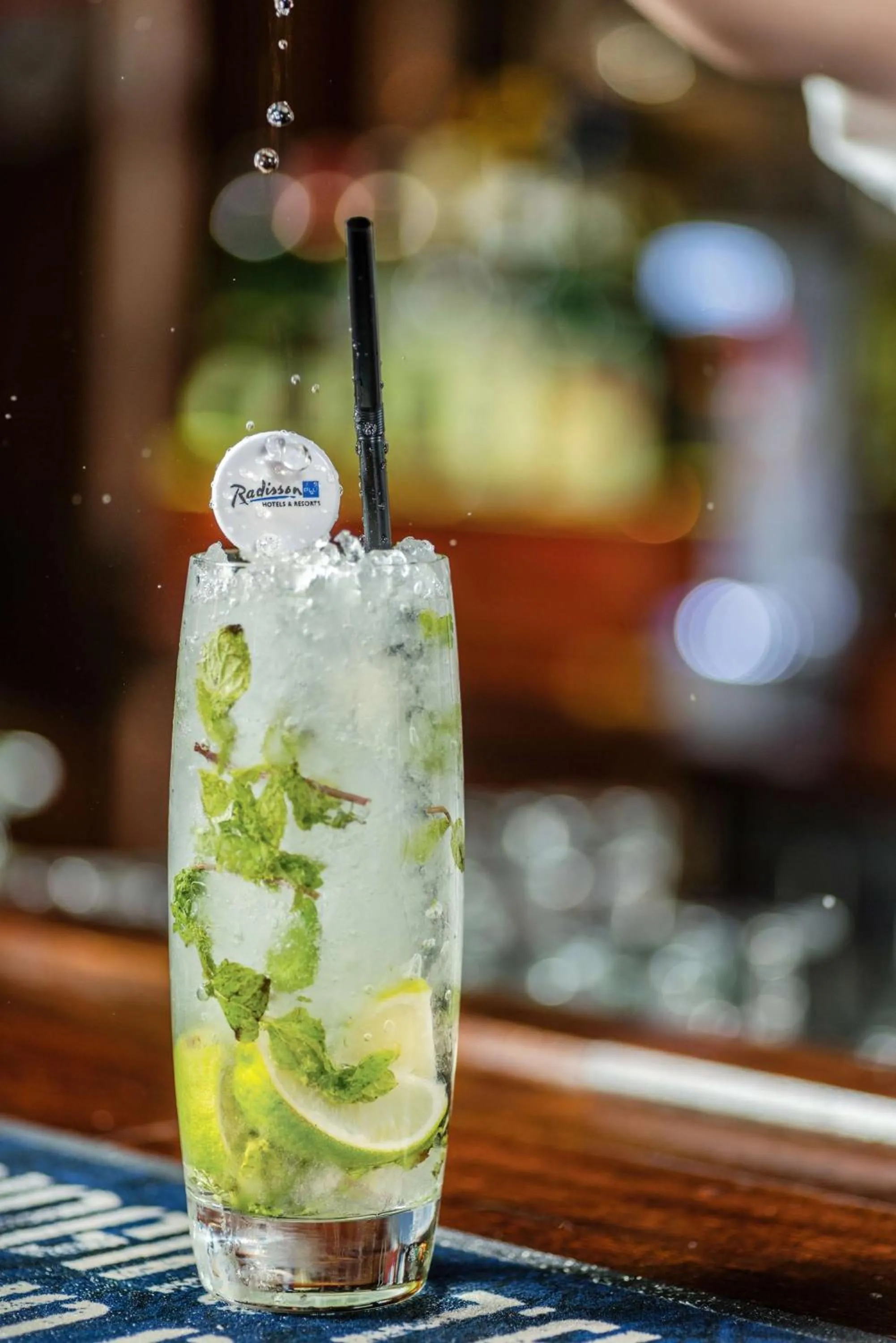 Lounge or bar in Radisson Blu Hotel, Dubai Deira Creek