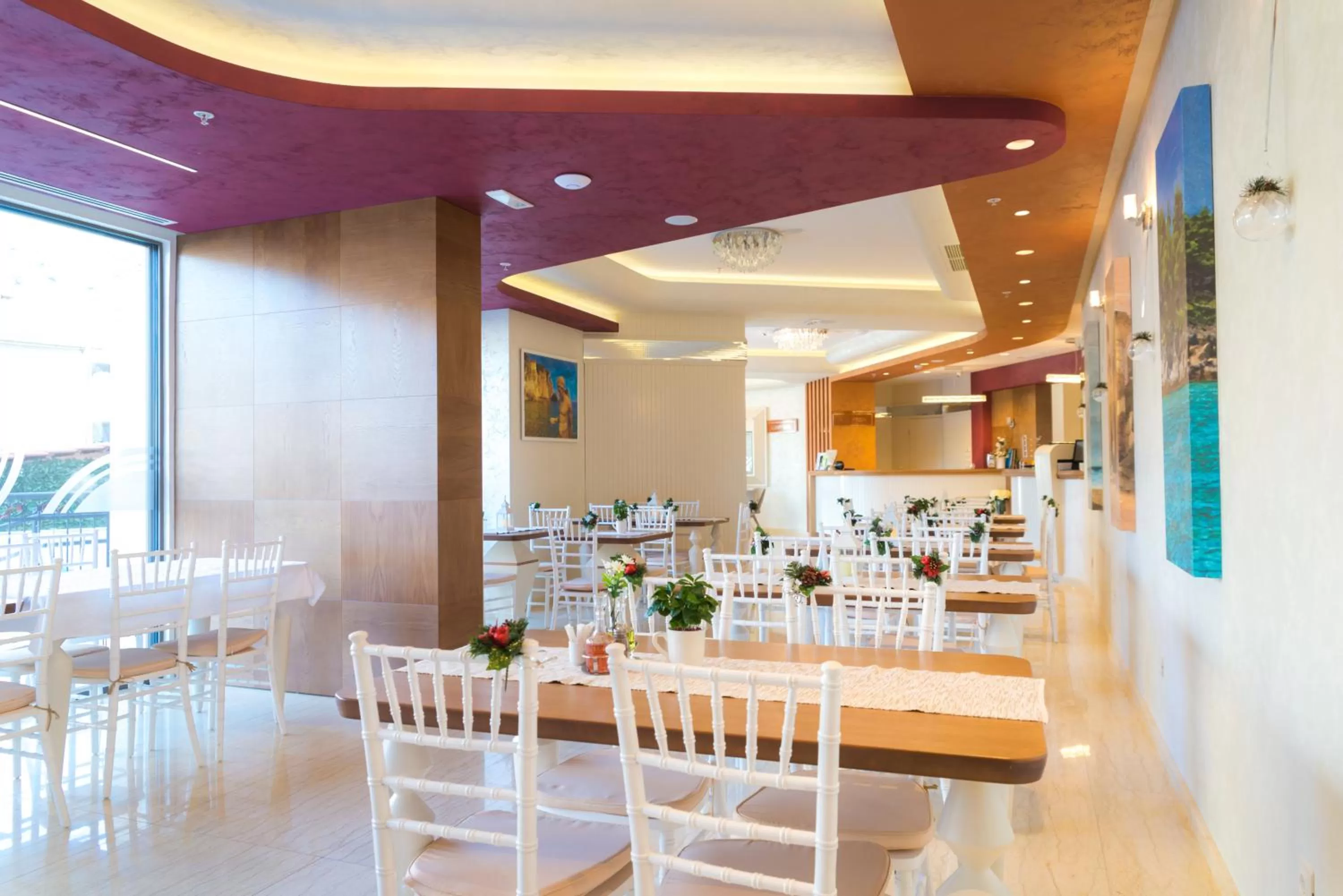 Restaurant/places to eat in Hotel Kadmo by Aycon