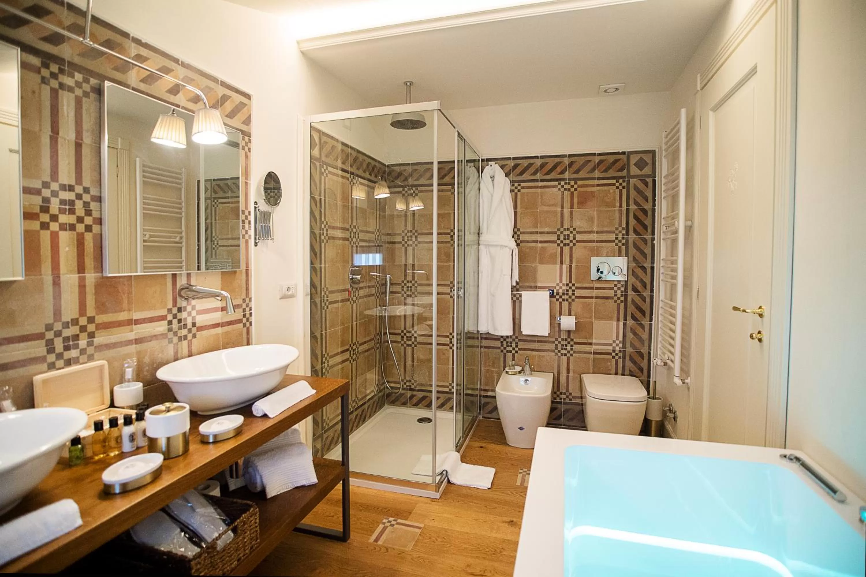 Shower in San Gemini Palace