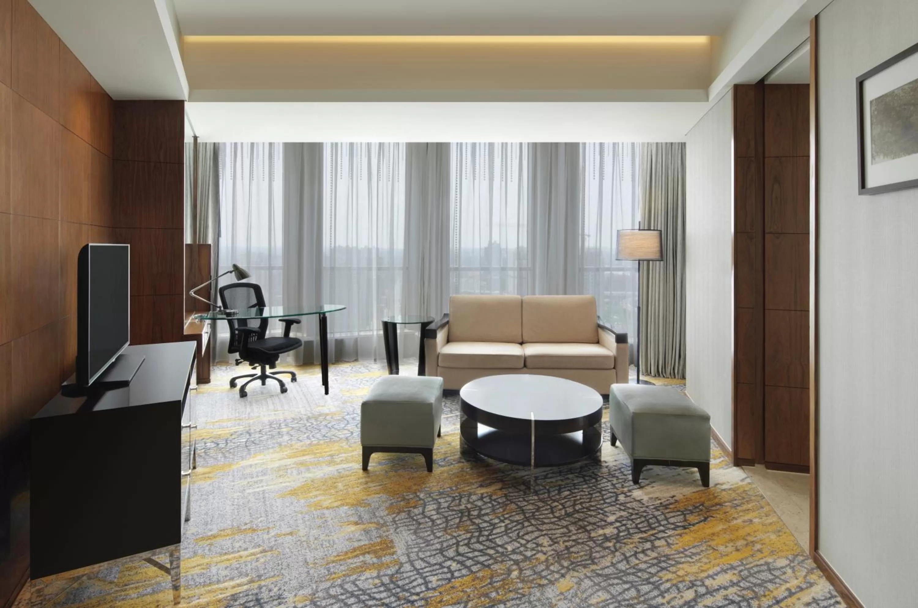 Seating area in Sheraton Grand Shanghai Pudong Hotel & Residences