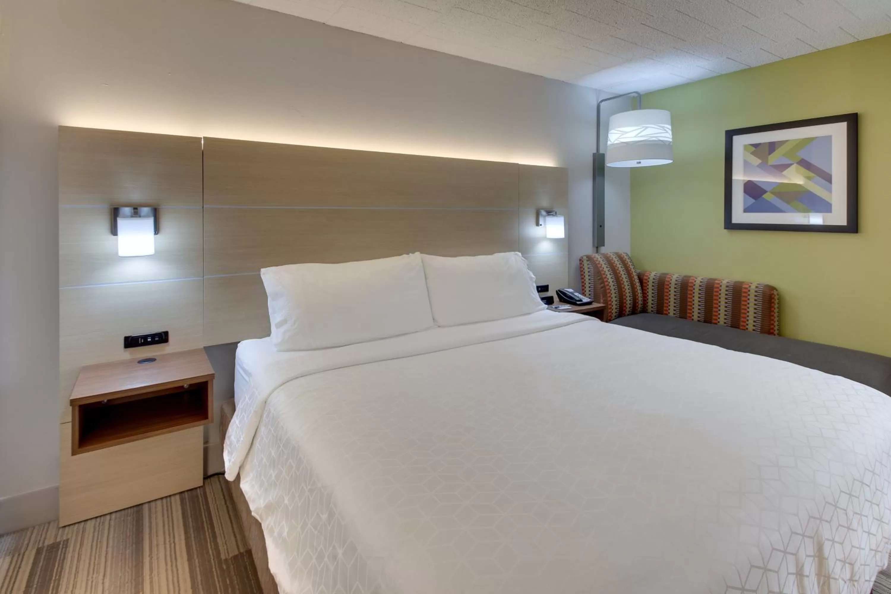 Photo of the whole room, Bed in Holiday Inn Express Pittston - Scranton Airport by IHG