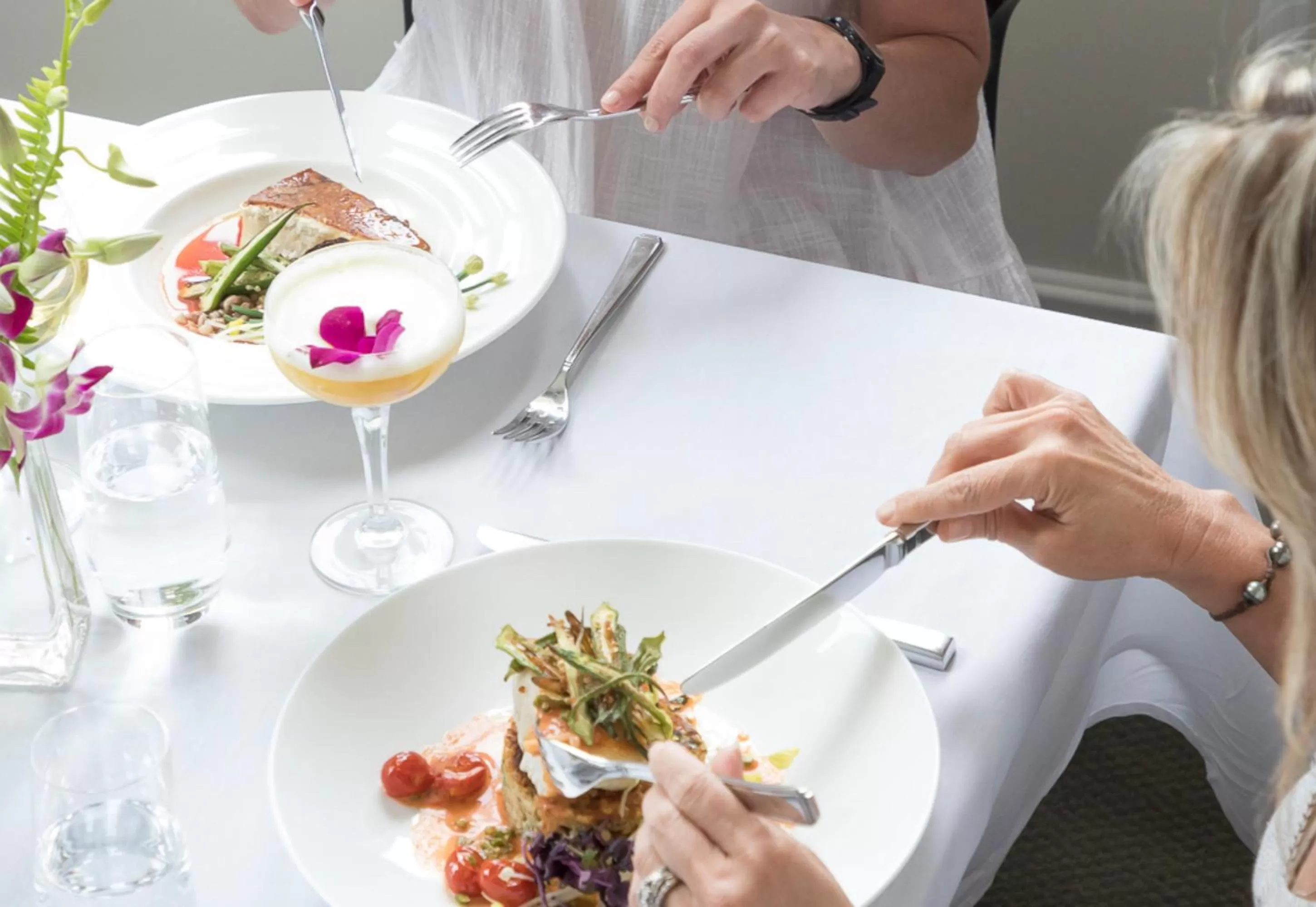 Food and drinks in The Vendue, Downtown Art Hotel