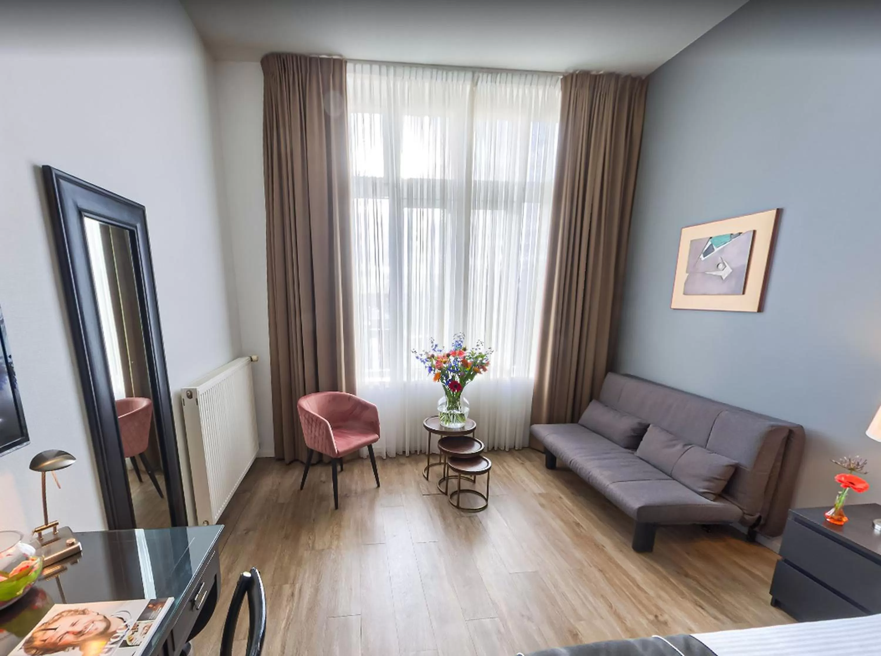 Seating area in Boutique Hotel Chariot - Amsterdam Schiphol Airport