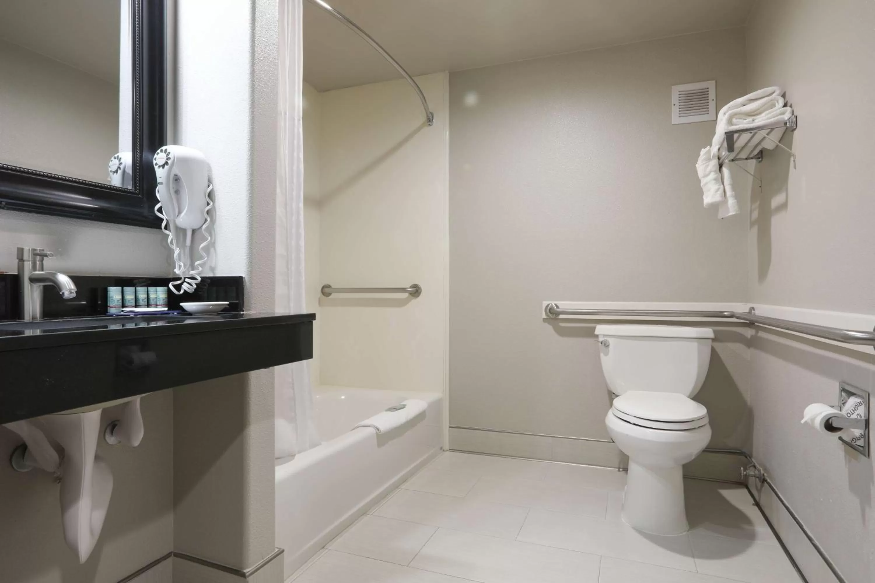 Bathroom in Best Western Lanai Garden Inn & Suites