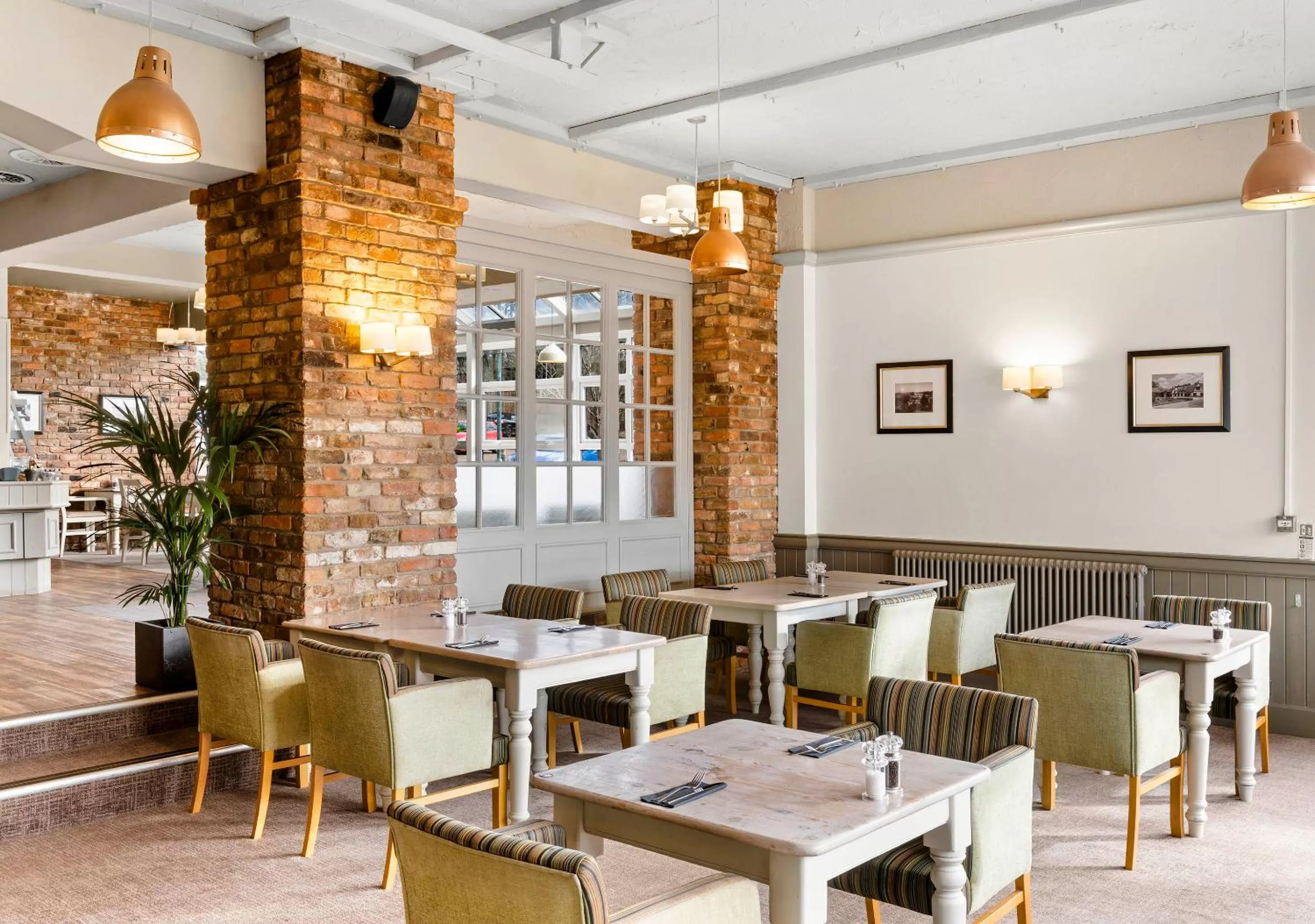 Restaurant/places to eat in Dragonfly Hotel Colchester